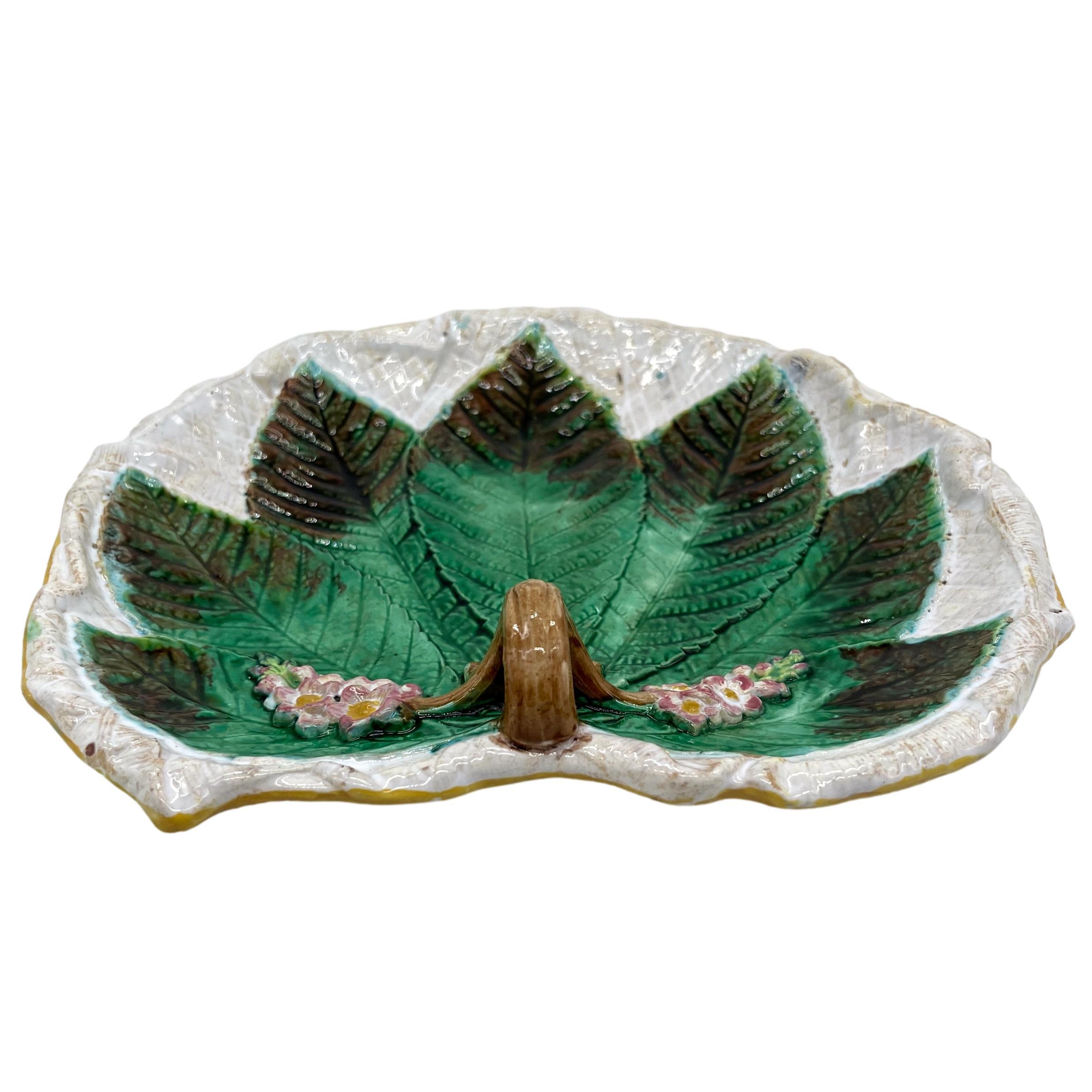 George Jones Majolica Serving Tray, Molded Chestnut Leaf & Blossoms, ca. 1875 In Good Condition In Banner Elk, NC