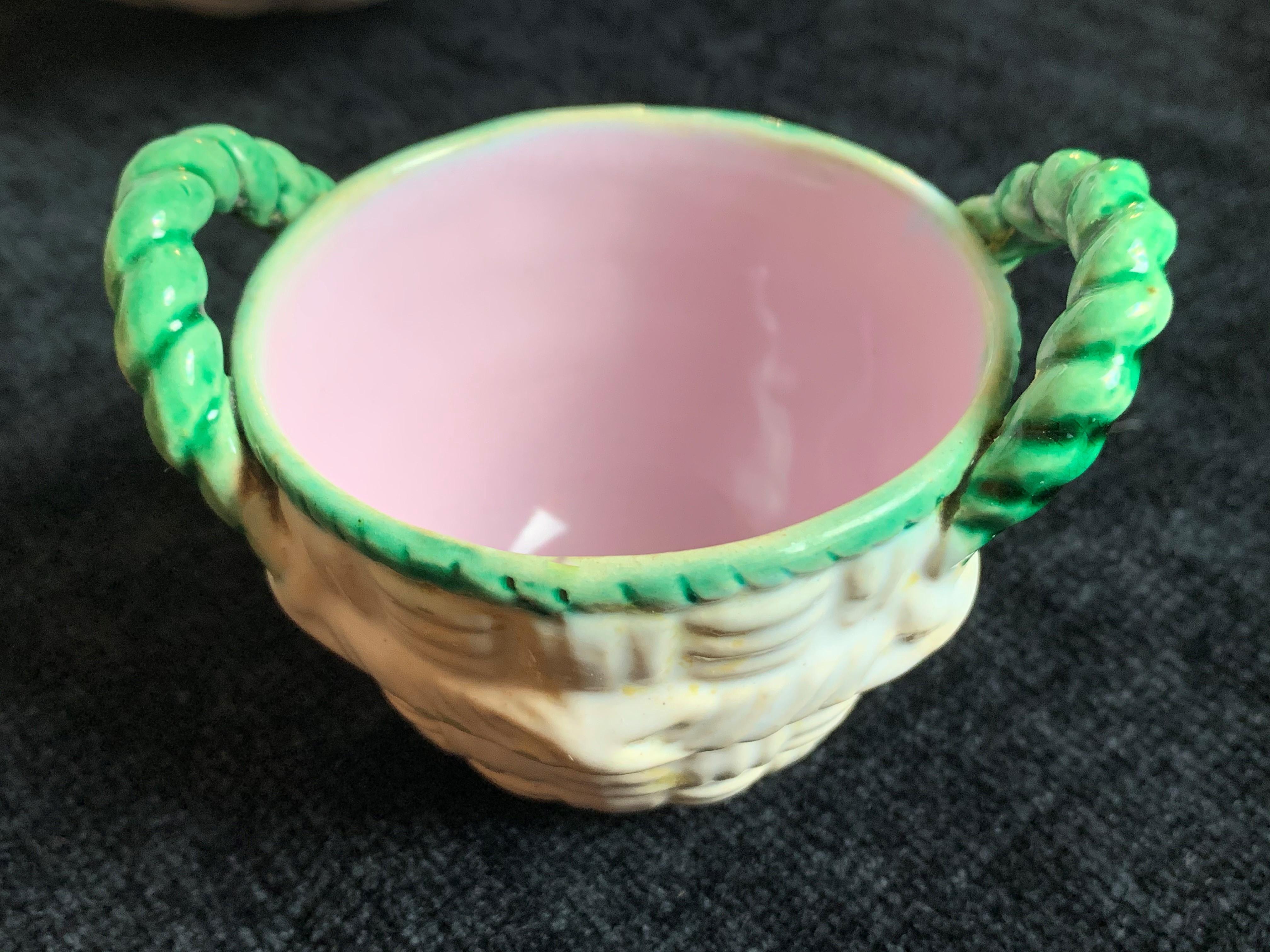 George Jones Majolica Strawberry Server White Wicker Ground, English, ca. 1868 In Good Condition For Sale In Banner Elk, NC