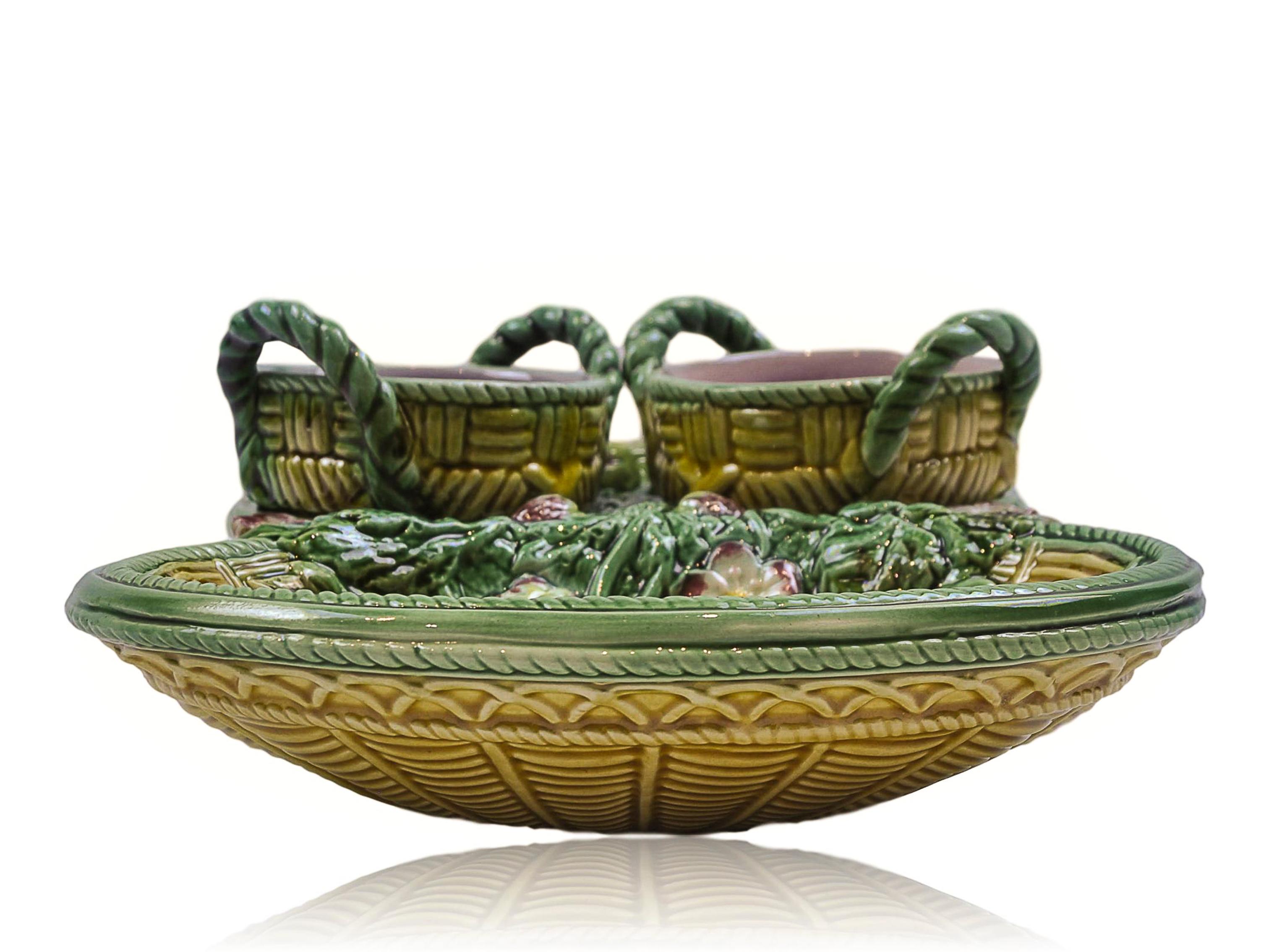George Jones Majolica Strawberry Server with Rare Cream and Sugar Baskets, 1868 In Good Condition In Banner Elk, NC