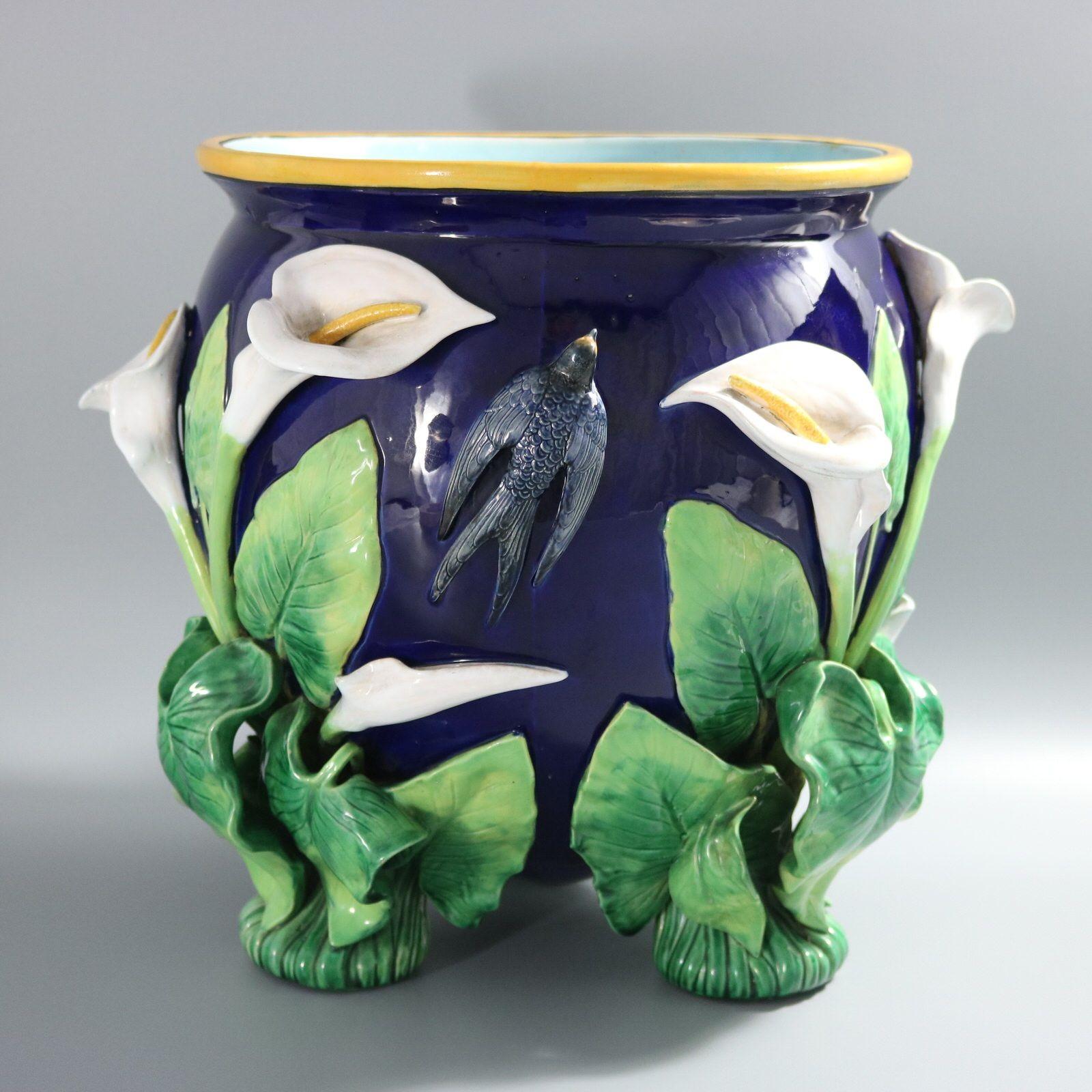 George Jones Majolica Swallow Lily Jardiniere In Good Condition In Chelmsford, Essex