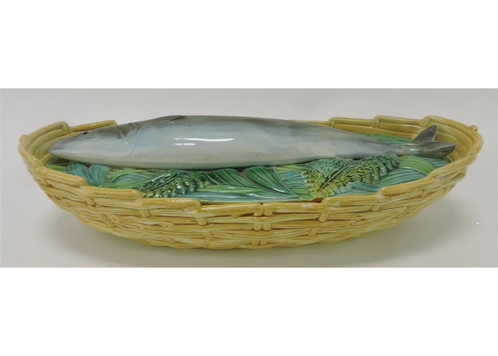 English George Jones Majolica Tureen with Wicker Base For Sale