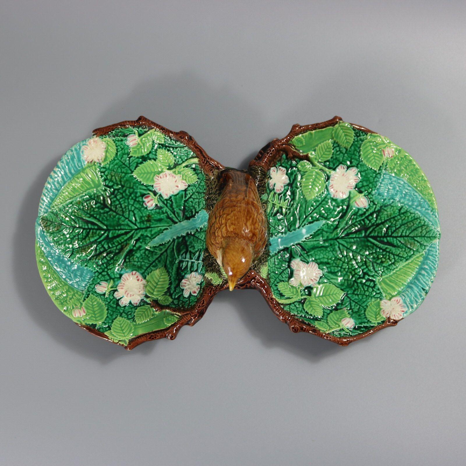 Plat à oiseaux à deux lobes en majolique de George Jones en vente 6