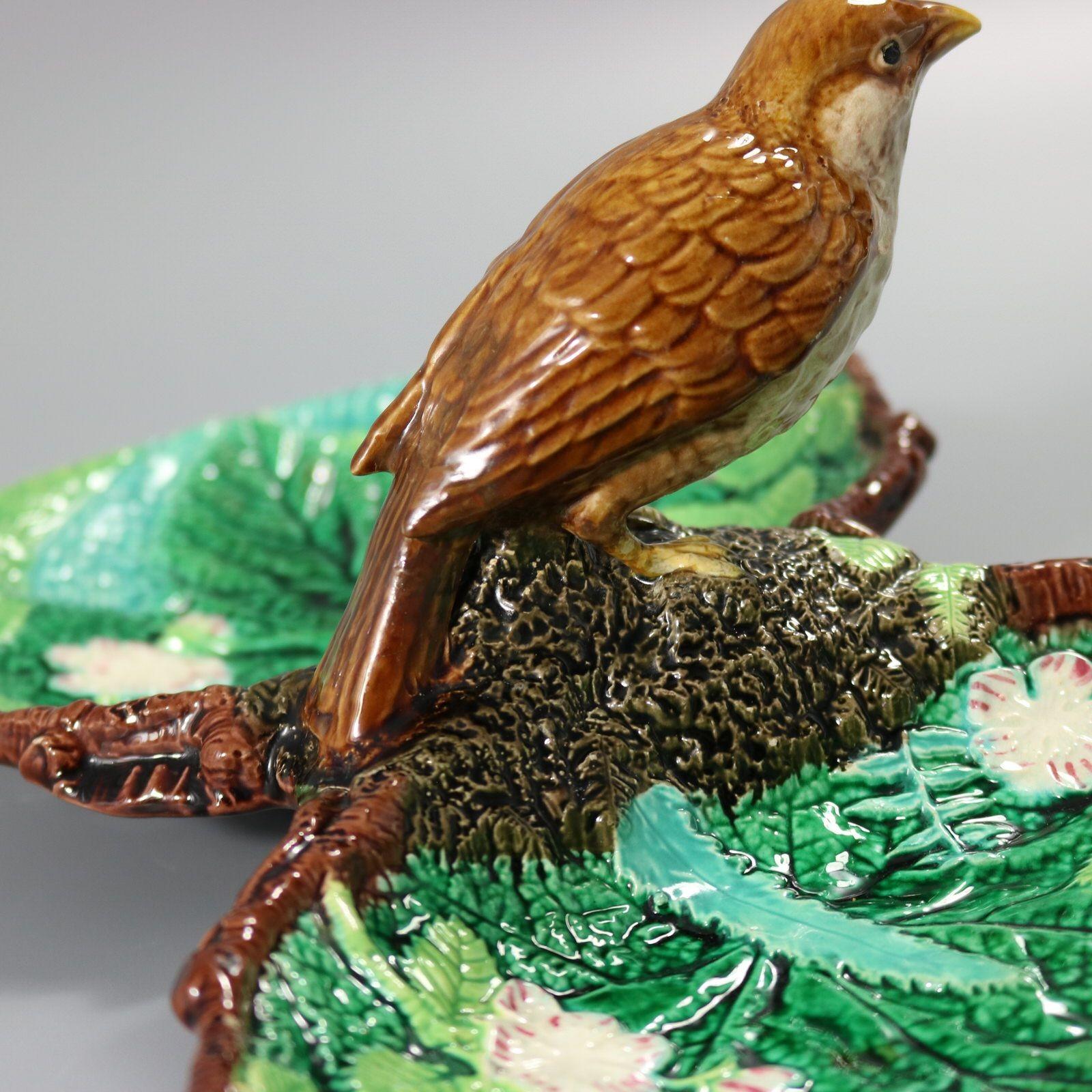 Plat à oiseaux à deux lobes en majolique de George Jones en vente 10
