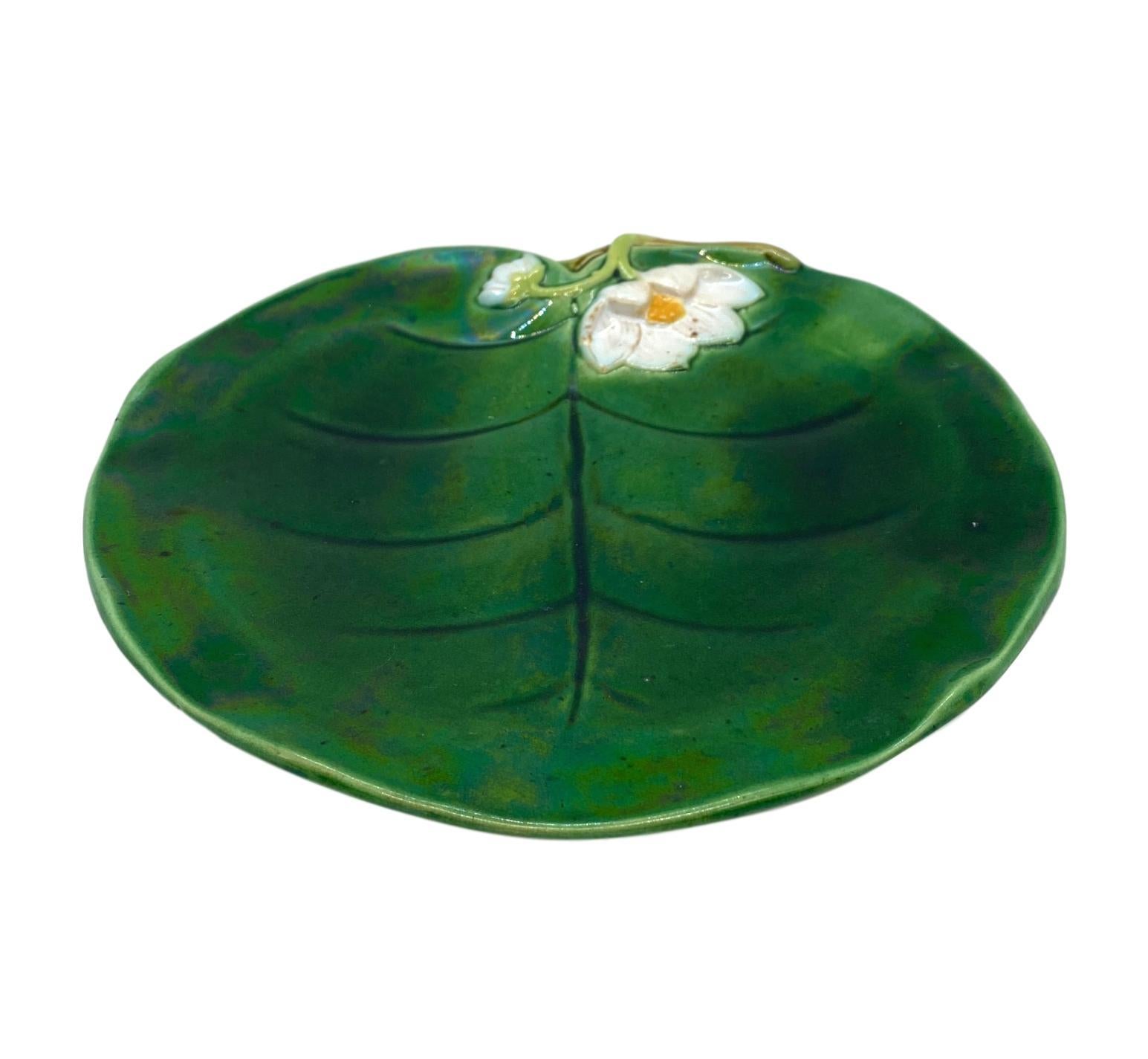 George Jones Majolica Water Lily Plate Glazed in Lush Greens, English, 1877 In Good Condition In Banner Elk, NC
