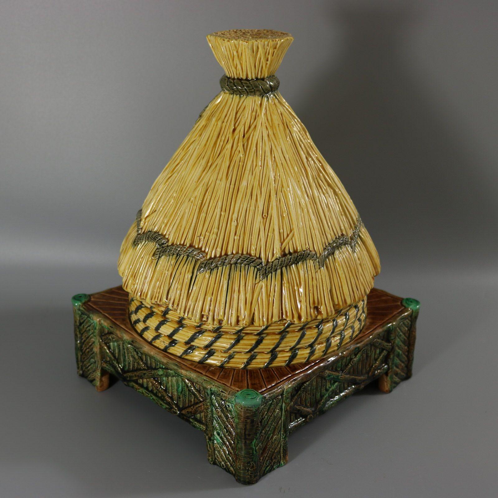 George Jones Thatched Beehive Cheese Keeper In Good Condition For Sale In Chelmsford, Essex