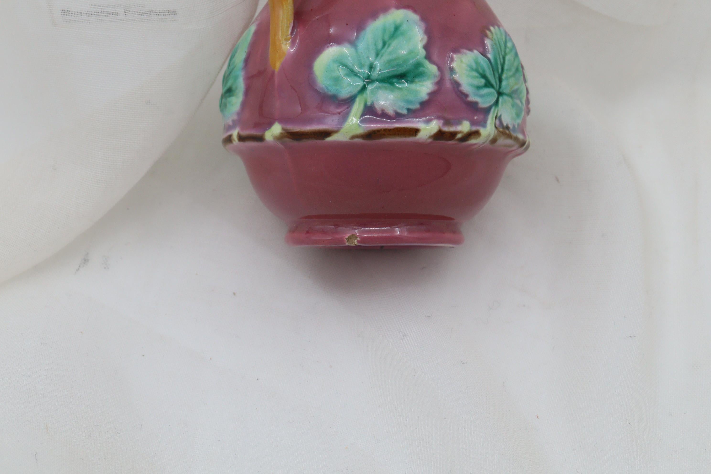 English George Jones three piece majolica strawberry set For Sale