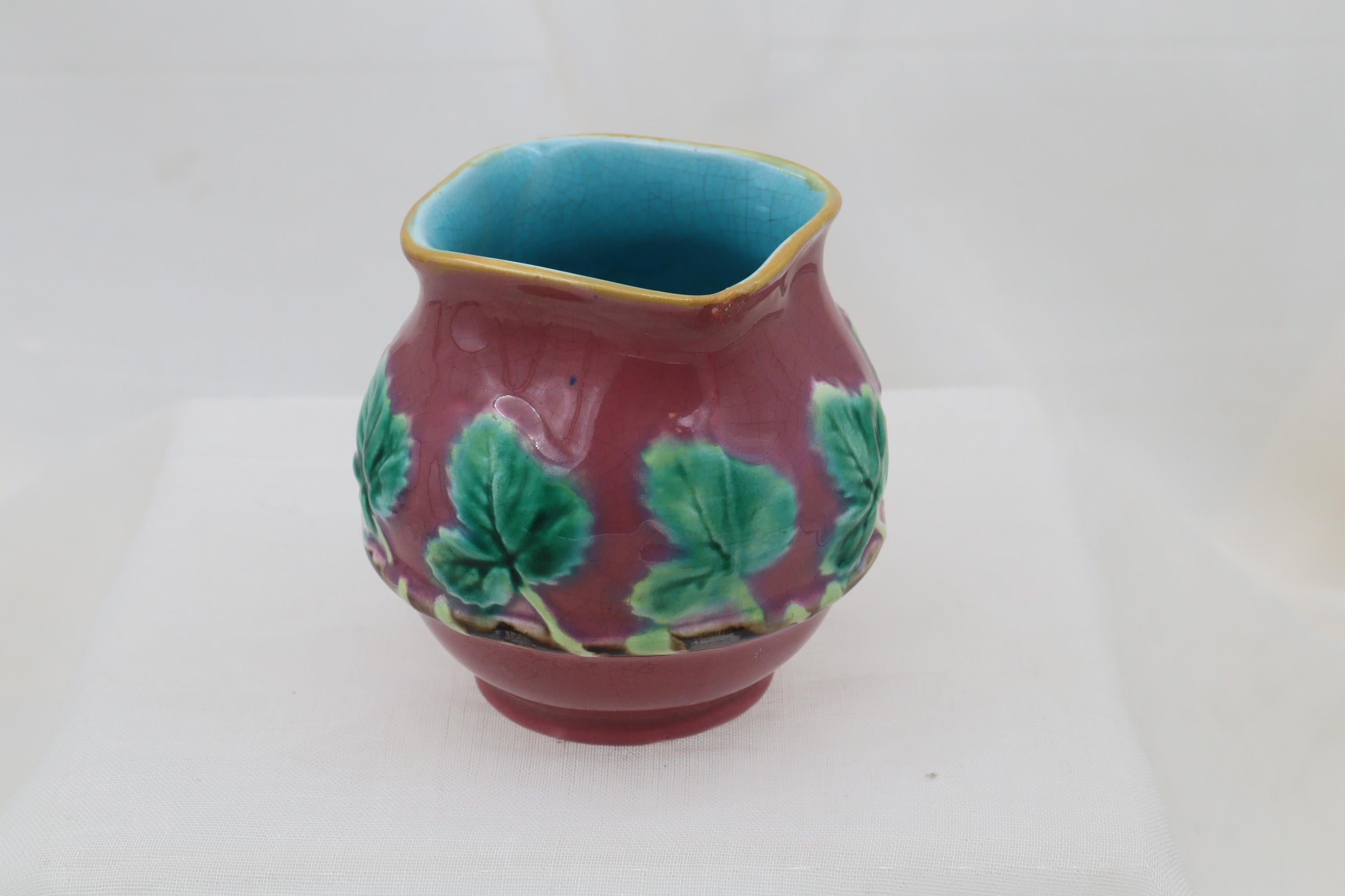 George Jones three piece majolica strawberry set In Good Condition For Sale In East Geelong, VIC