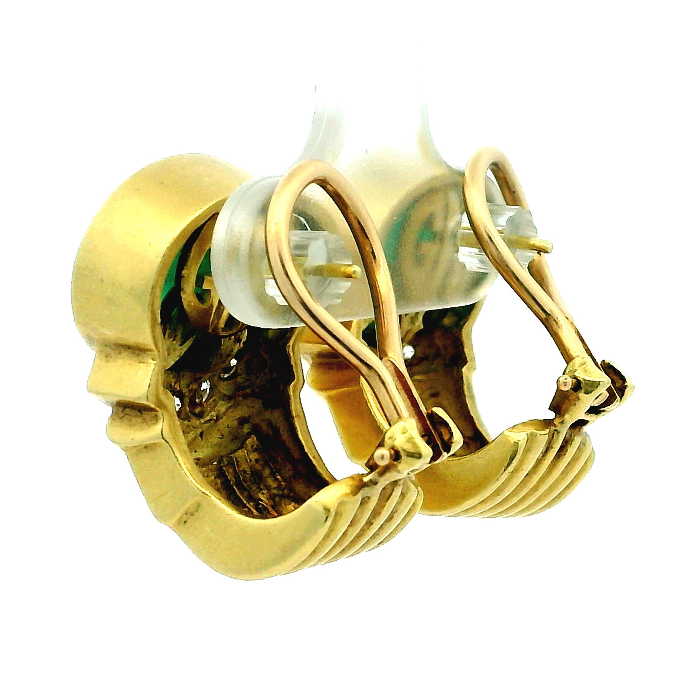 De las mujeres Pendientes George K. Wittels de oro de 18 quilates tallados en calcografía verde y diamantes, años 80 en venta