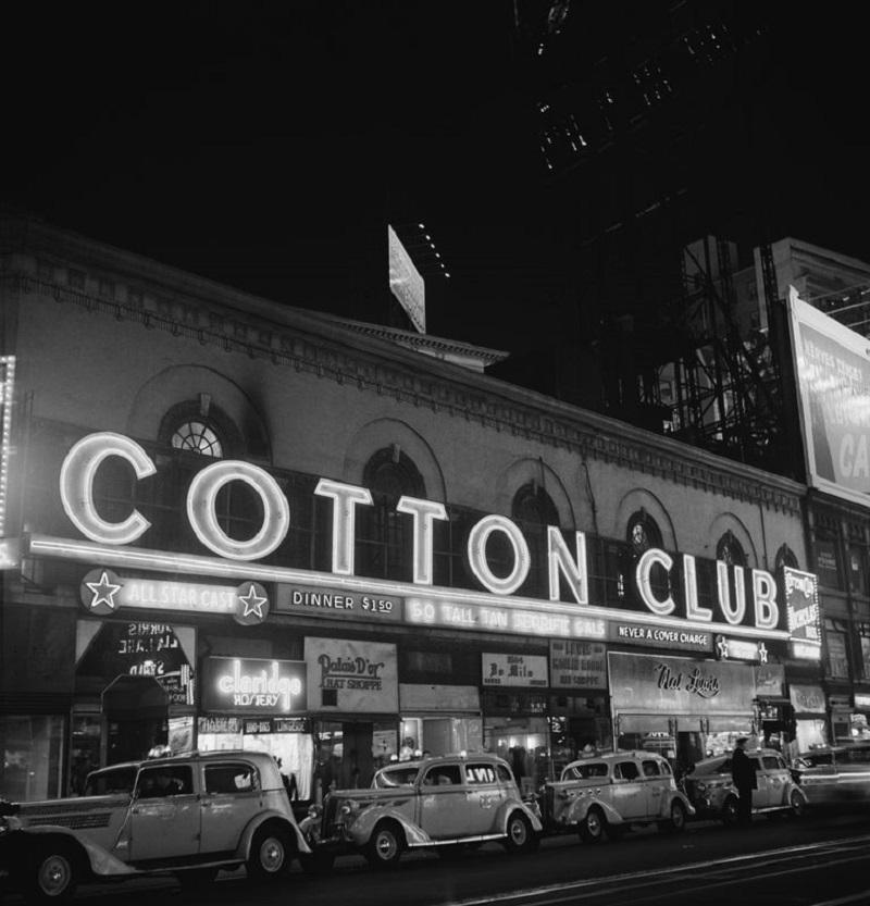 "Cotton Club Marquee In NY" by George Karger

Taxis line up out side of the Cotton Club at Broadway and 48th Street circa 1938 in New York City, New York.

Unframed
Paper Size: 40" x 40'' (inches)
Printed 2022 
Silver Gelatin Fibre Print