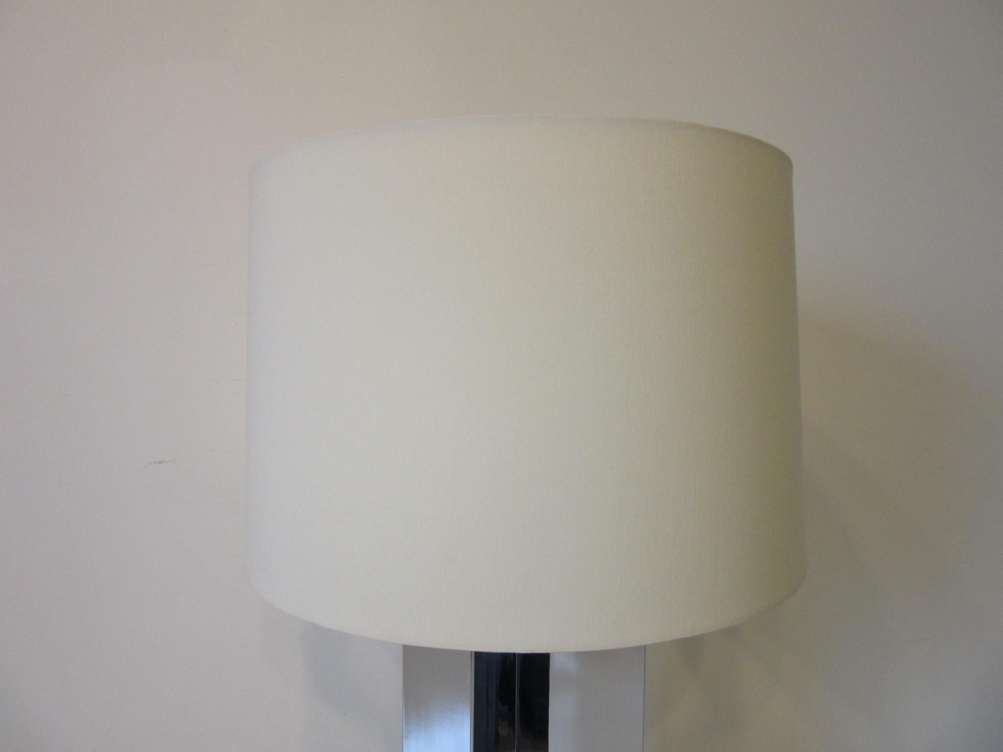 George Kovacs X-Shaped Reflective Polished Table Lamp Model # 1851 In Good Condition In Cincinnati, OH