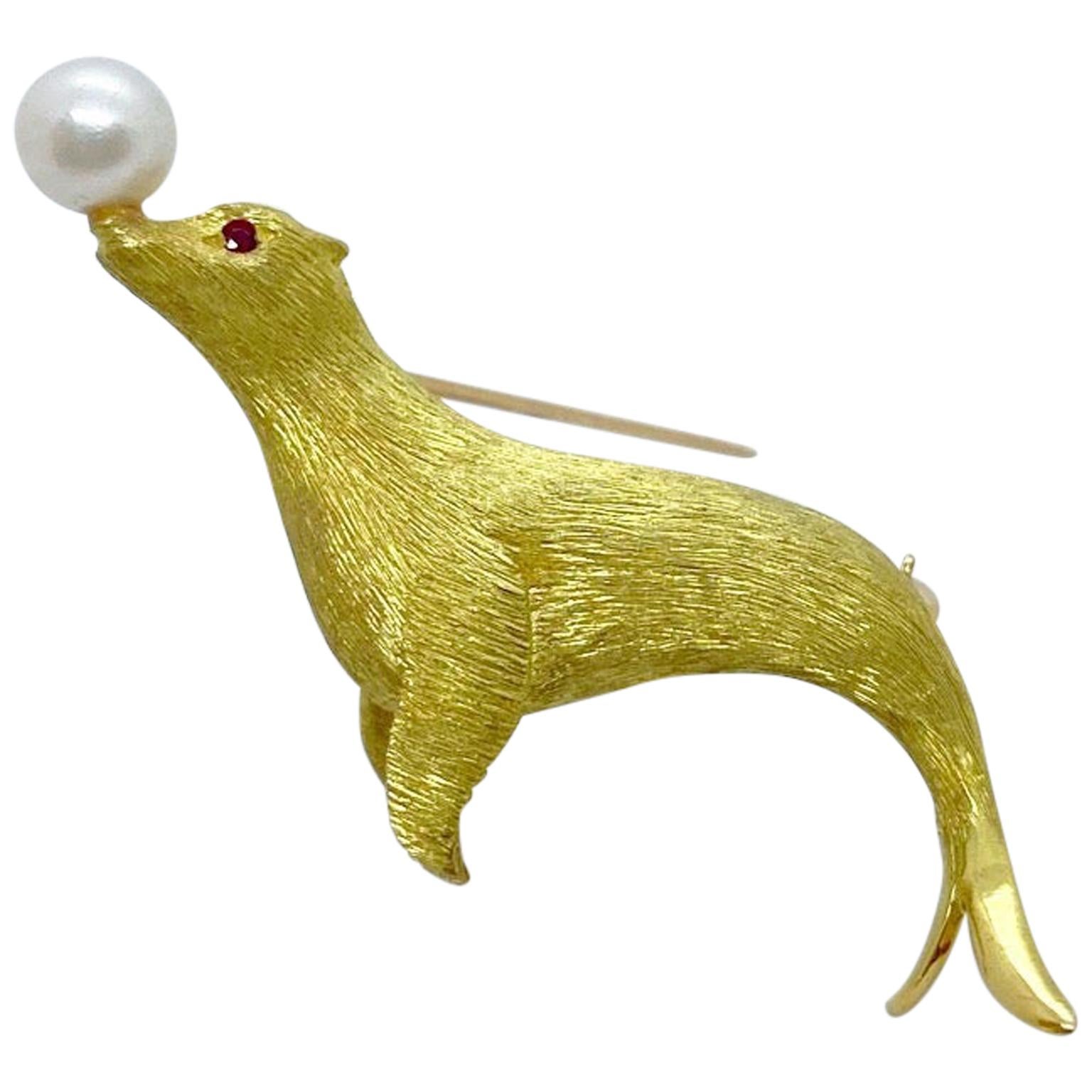 George Lederman 18 Karat Yellow Gold Seal Balancing a Pearl on His Nose Brooch