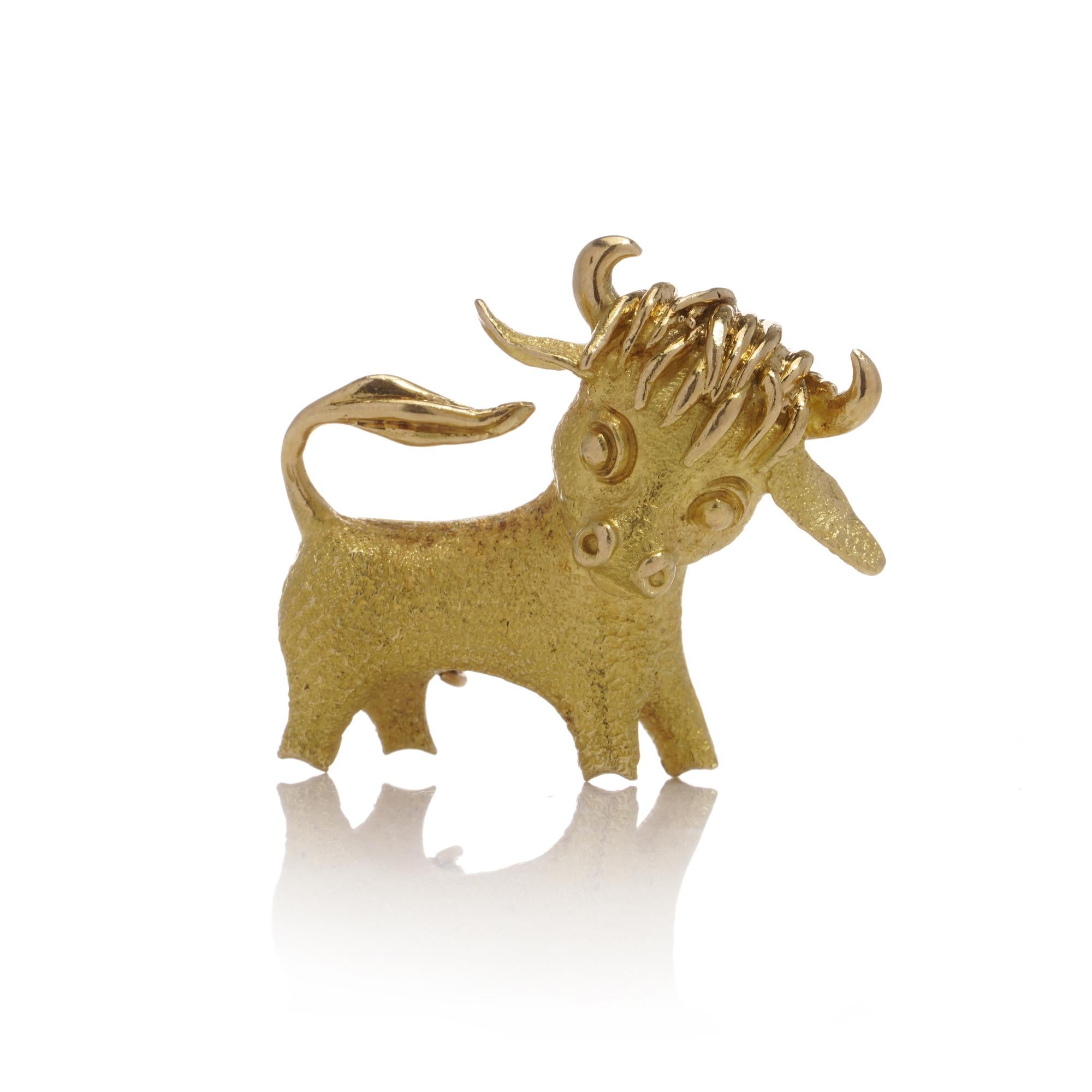 George Lederman vintage 18kt. yellow gold baby bull brooch.
Hallmarked with George Lederman mark, eagle's head, depose ssm. 

The brooch features a whimsical interpretation of a baby bull, crafted in 18kt. yellow gold. 

Dimensions: 
Width: 3.5
