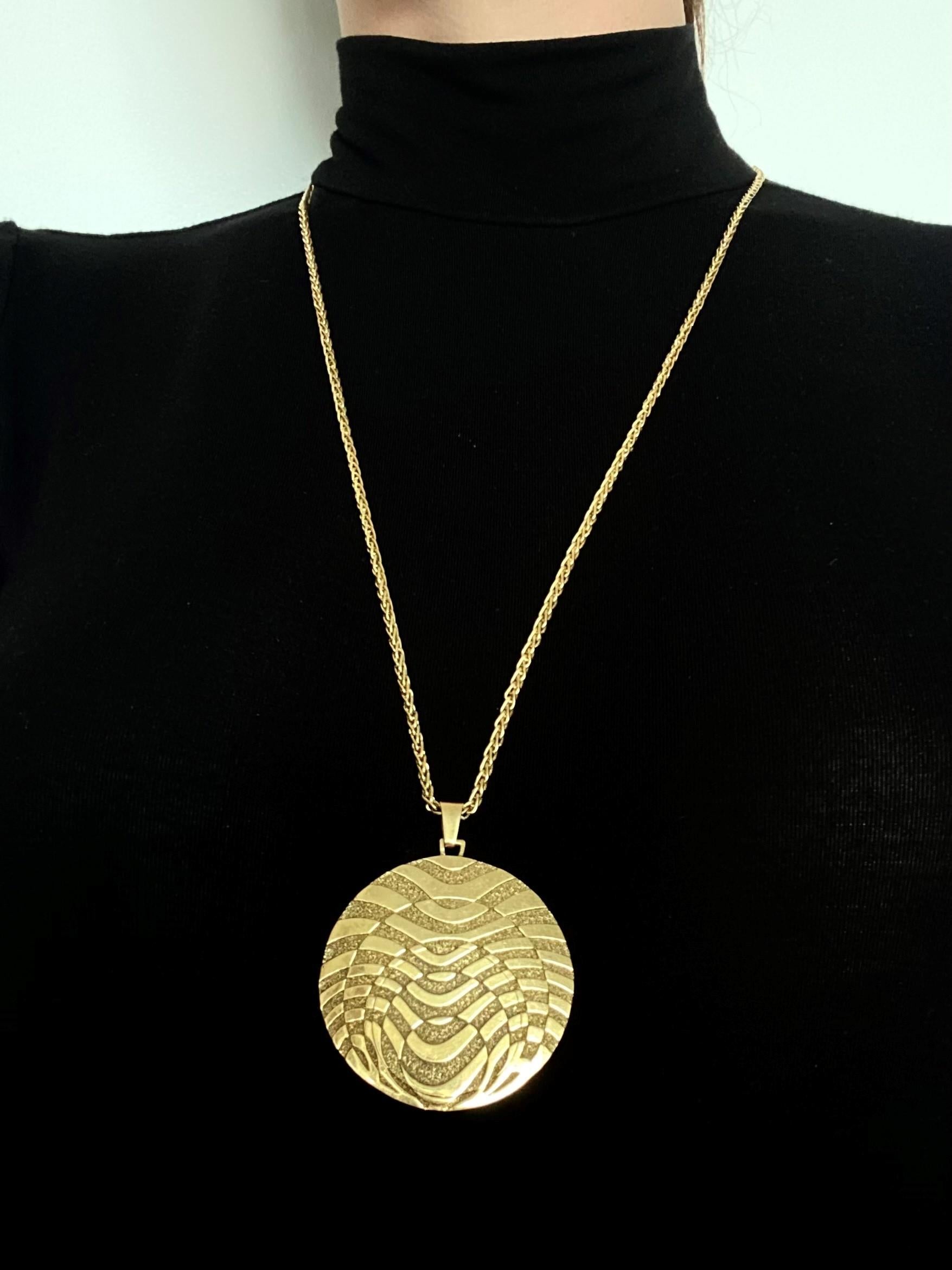 George L'Enfant 1970 For Rolex Watch Very Rare Op-Art Pendant 18Kt Yellow Gold For Sale 1