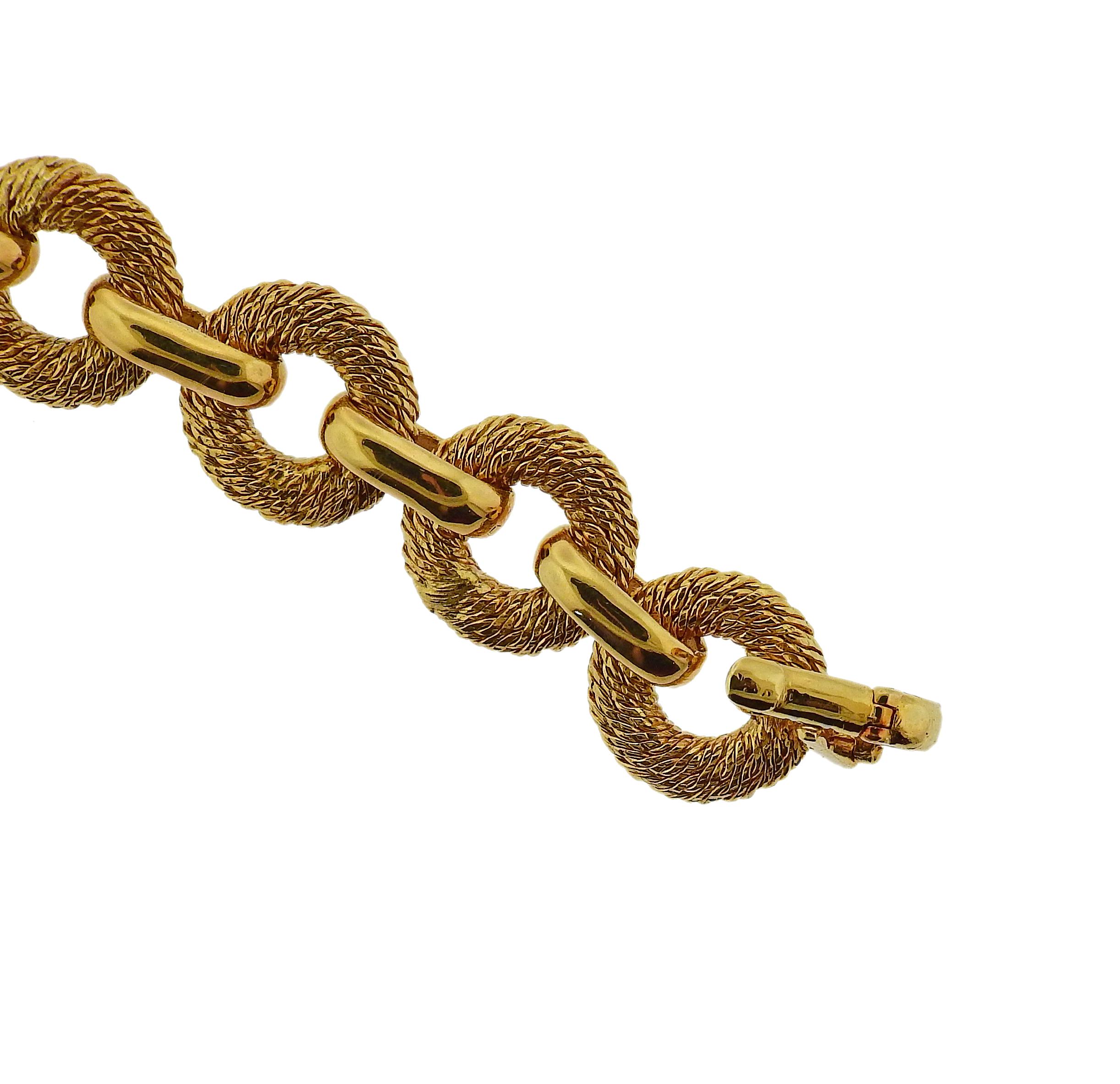 Exquisite 18k gold circle link bracelet, designed by George L'enfant for Fred Paris, in circa 1970s. Comes with original box. Bracelet is 7.25