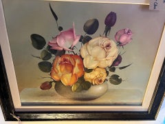 Natura morta di rose in vaso della metà del XX secolo Pittura ad olio firmata di grandi dimensioni