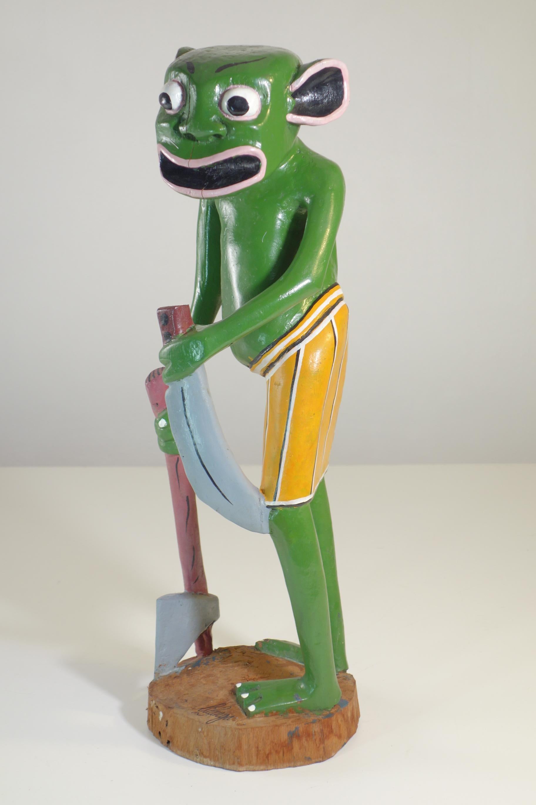 George Lilanga Afrikanische Kunst Grüne Figur Holz-Emaille-Skulptur (Stammeskunst) im Angebot