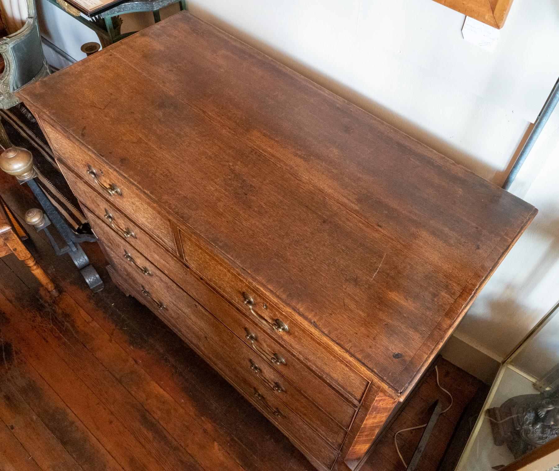 English George III / Chippendale Oak Chest of Drawers For Sale
