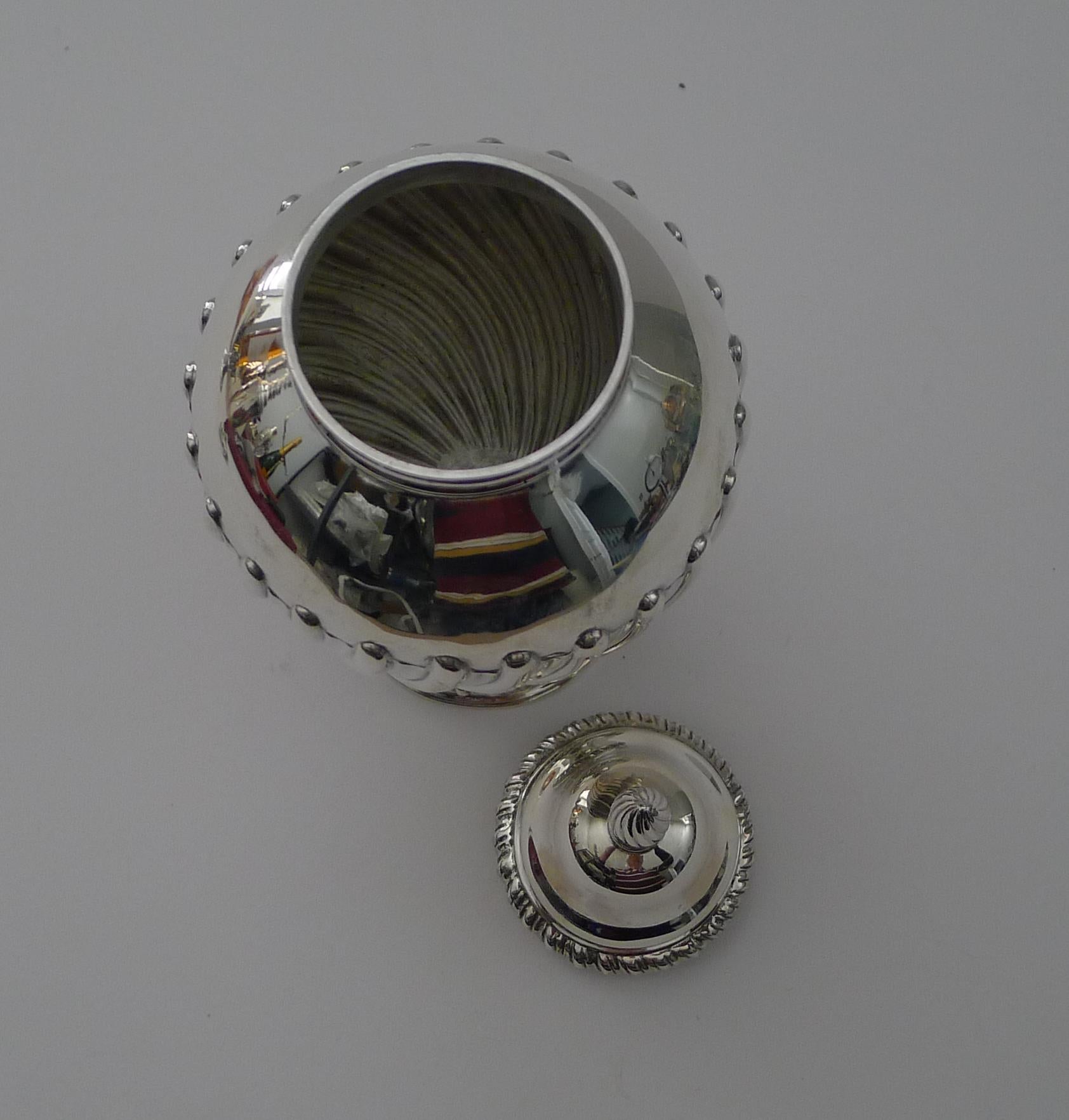 George lll - Cadolino da tè in argento massiccio - 1769 in vendita 8