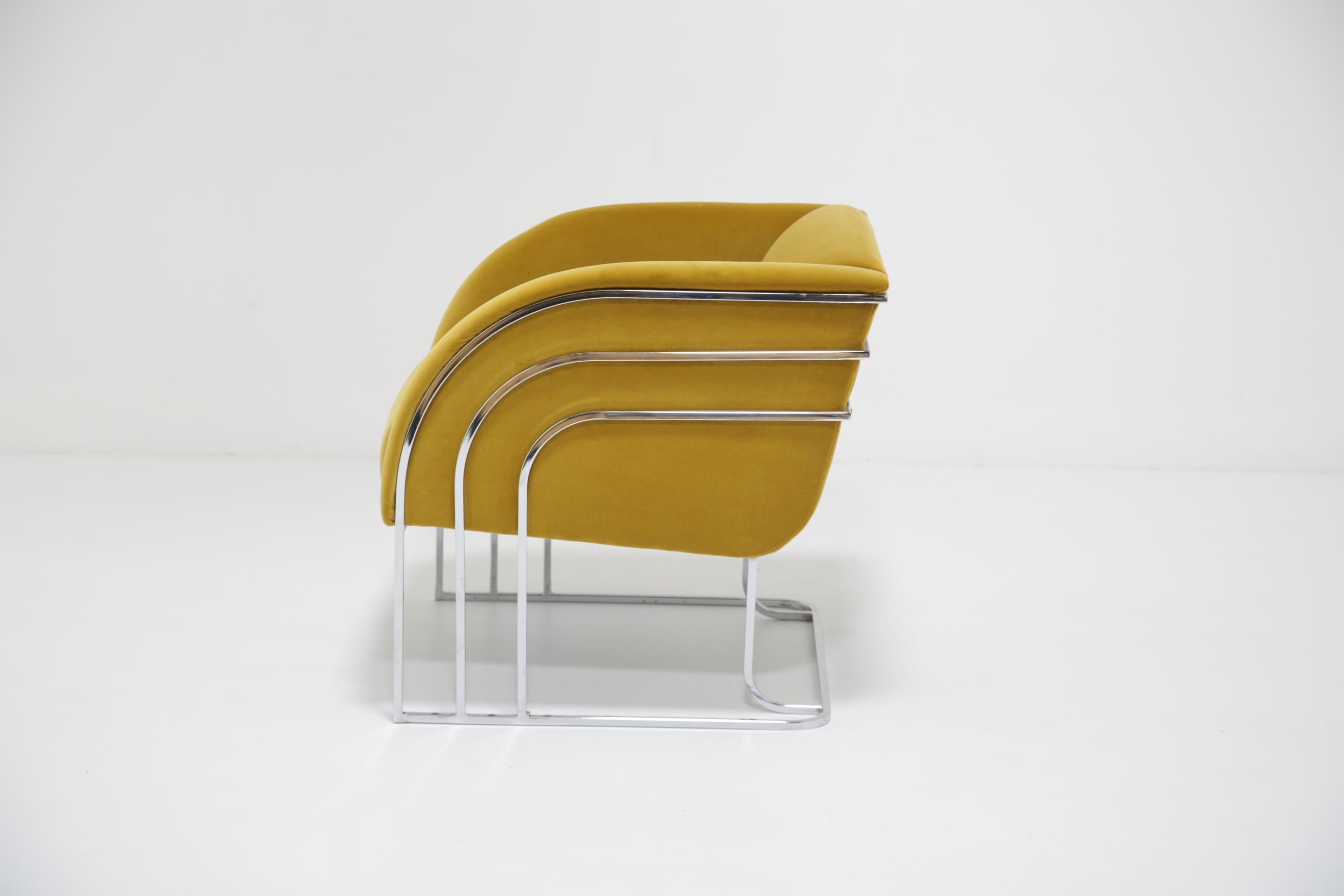 Velours Chaise longue George Mergenov fabriquée par Weiman/Warren Lloyd Circa 1970. en vente