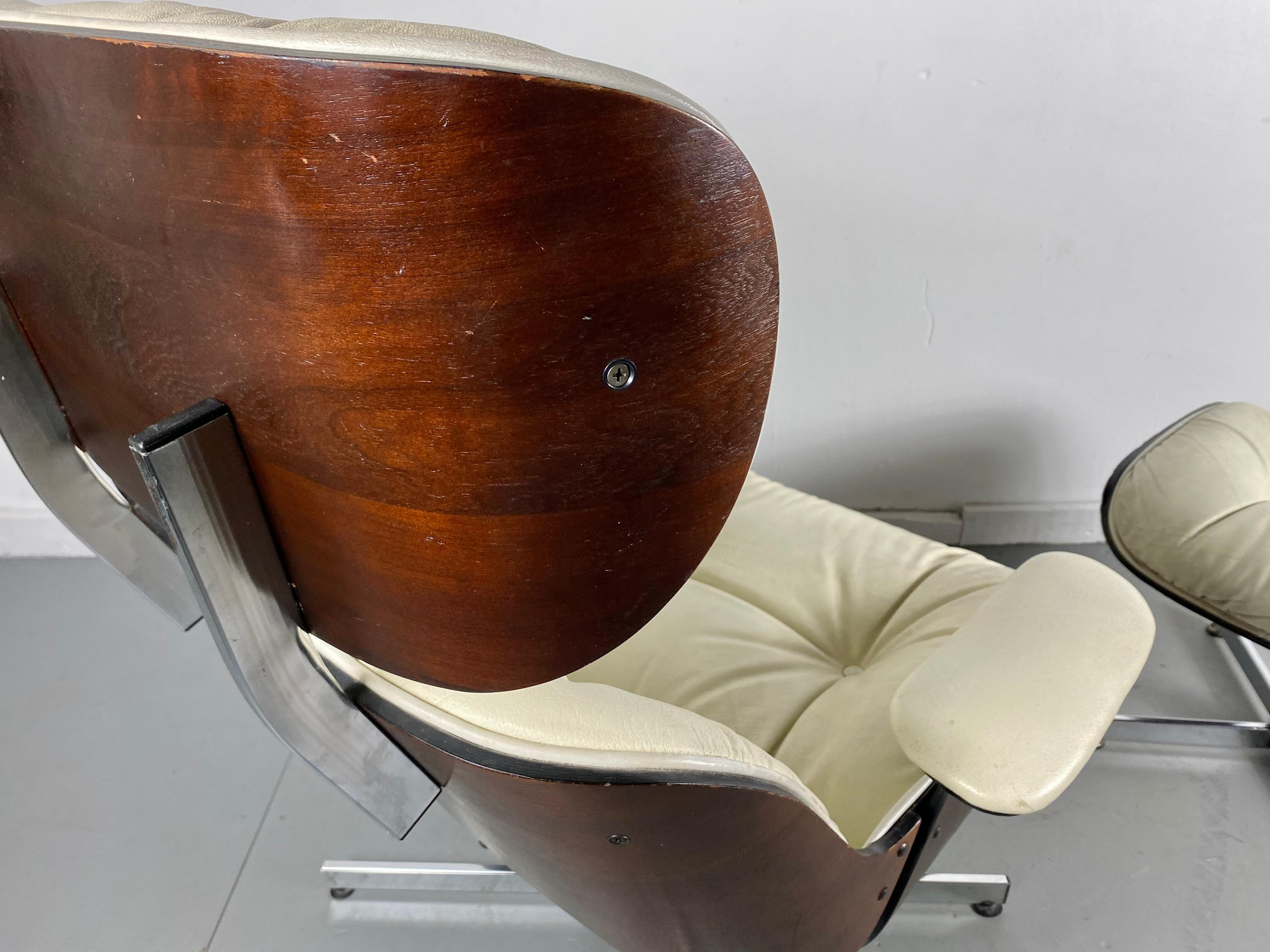 George Mulhauser Bentwood Swivel-Tilt Lounge Chair and Ottoman for Plycraft In Good Condition In Buffalo, NY