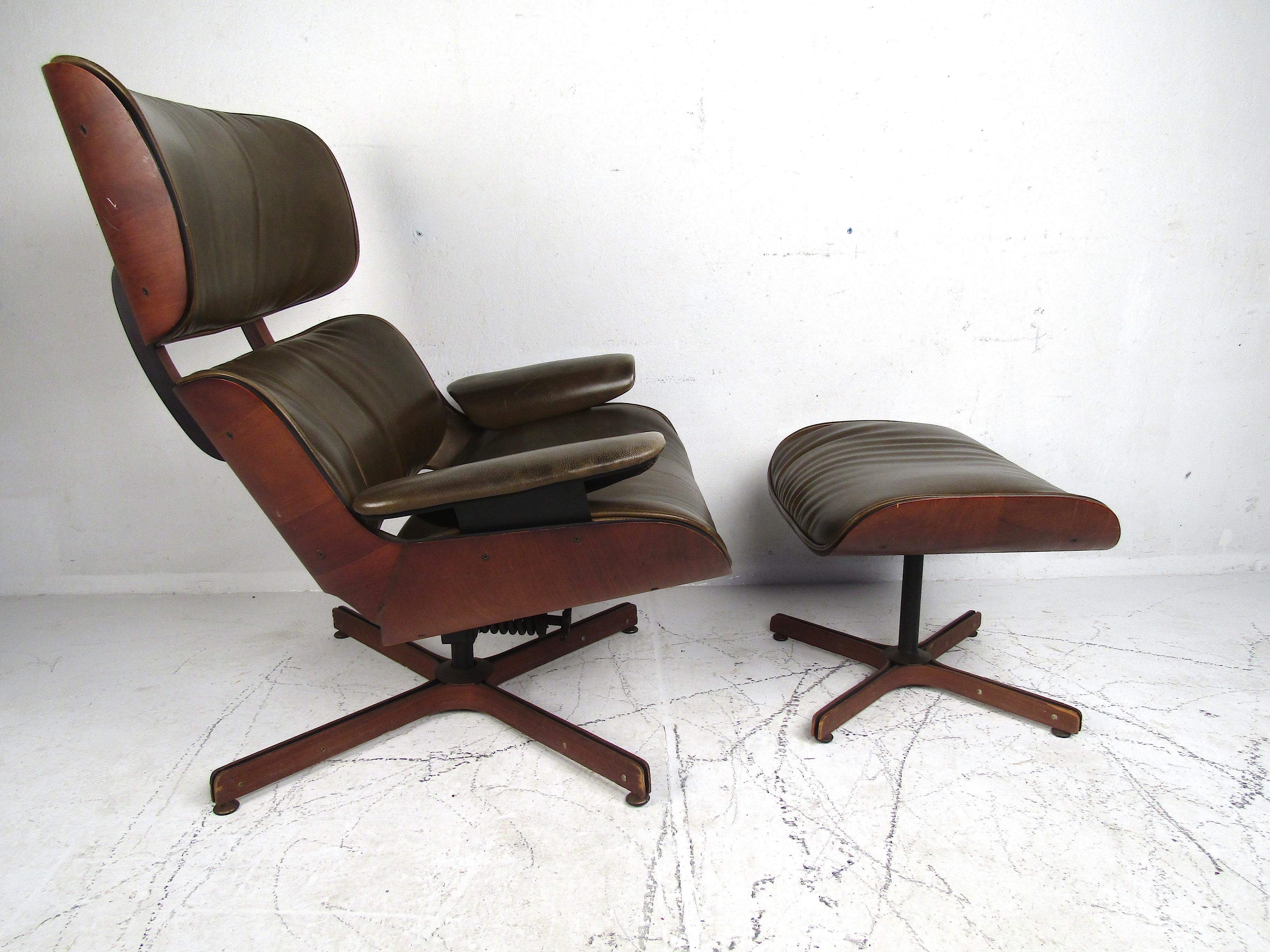 Mid-Century Modern Chaise longue pivotante et pouf en bois de Bentwood George Mulhauser pour Plycraft