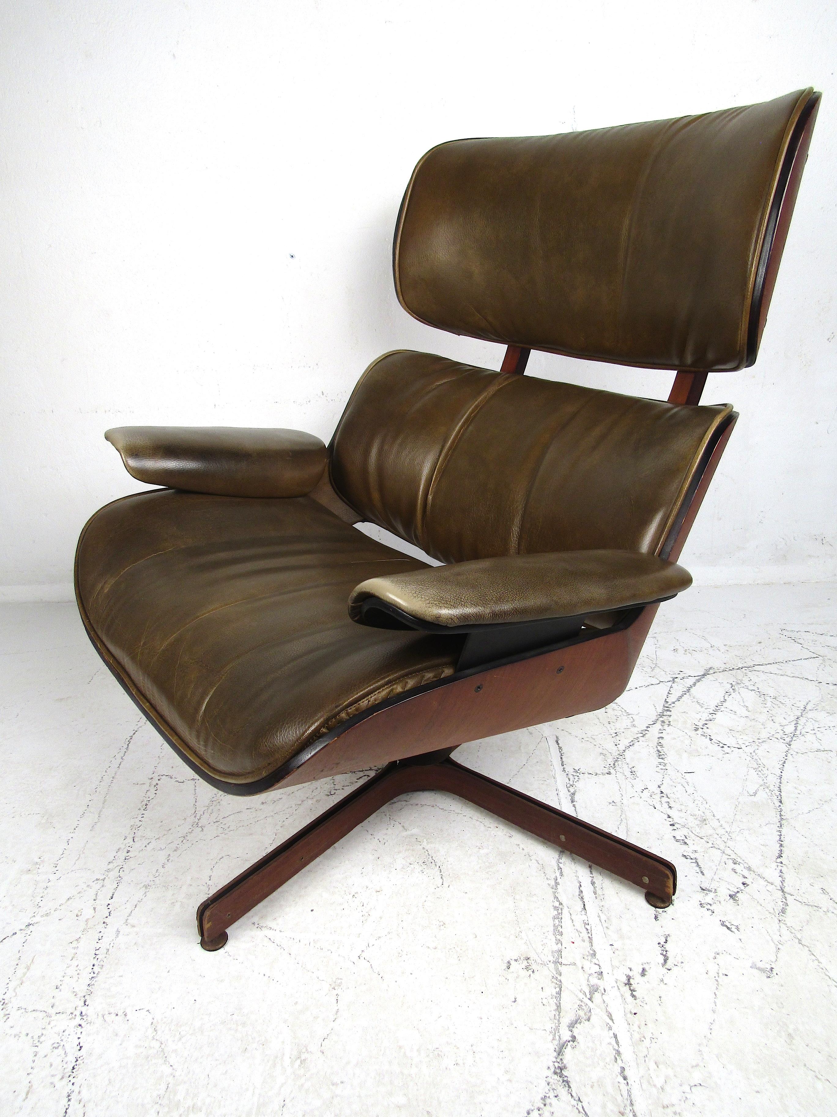 Bois cintré Chaise longue pivotante et pouf en bois de Bentwood George Mulhauser pour Plycraft