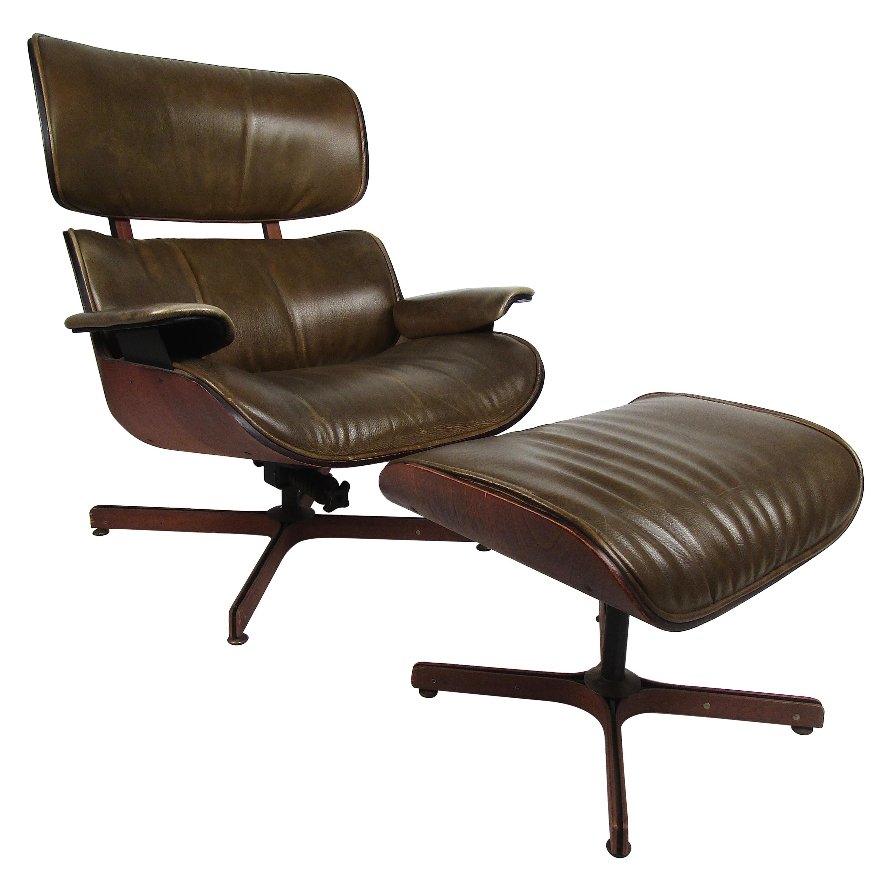 George Mulhauser Bentwood Swiveling Lounge Chair and Ottoman for Plycraft