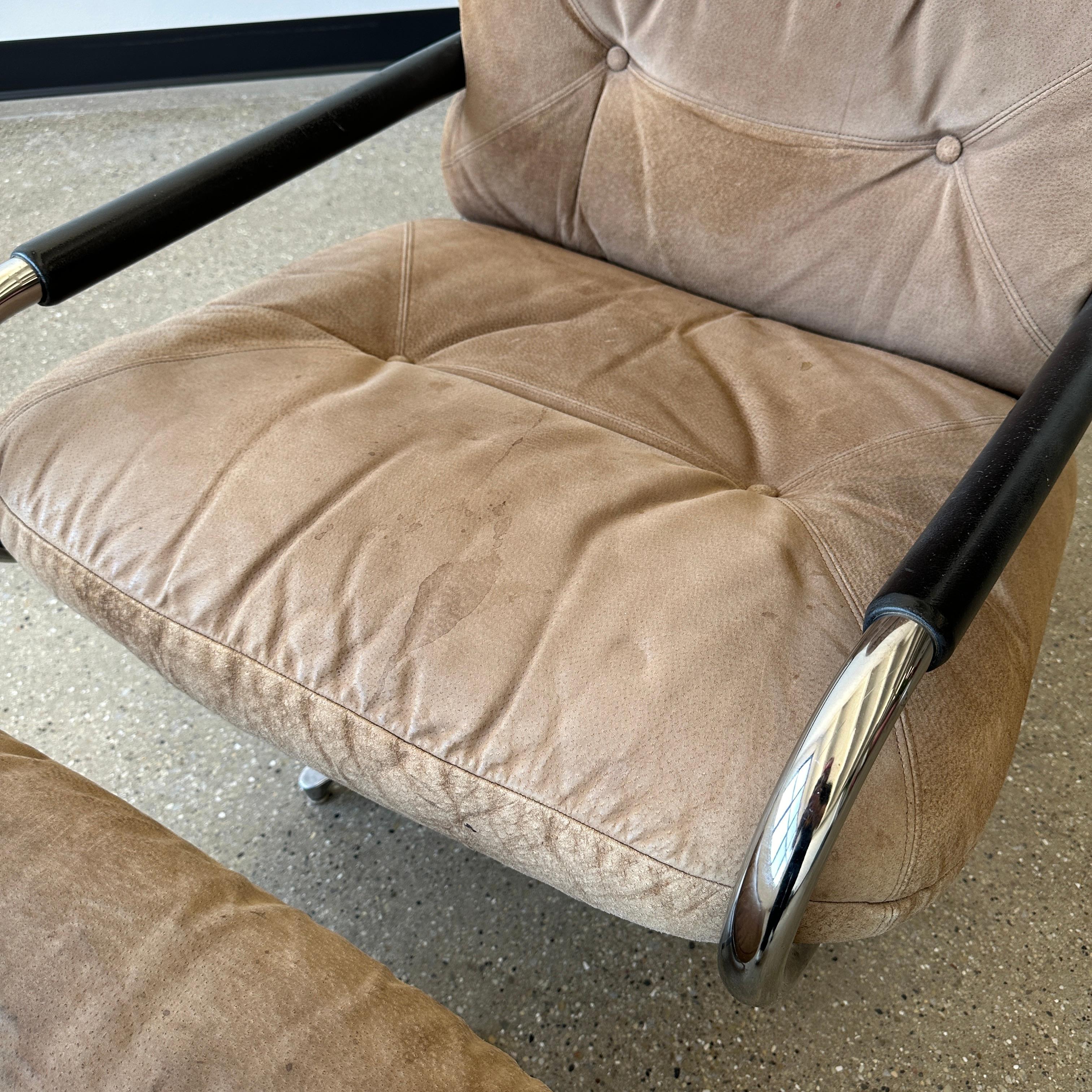American George Mulhauser Chair & Ottoman for Directional For Sale