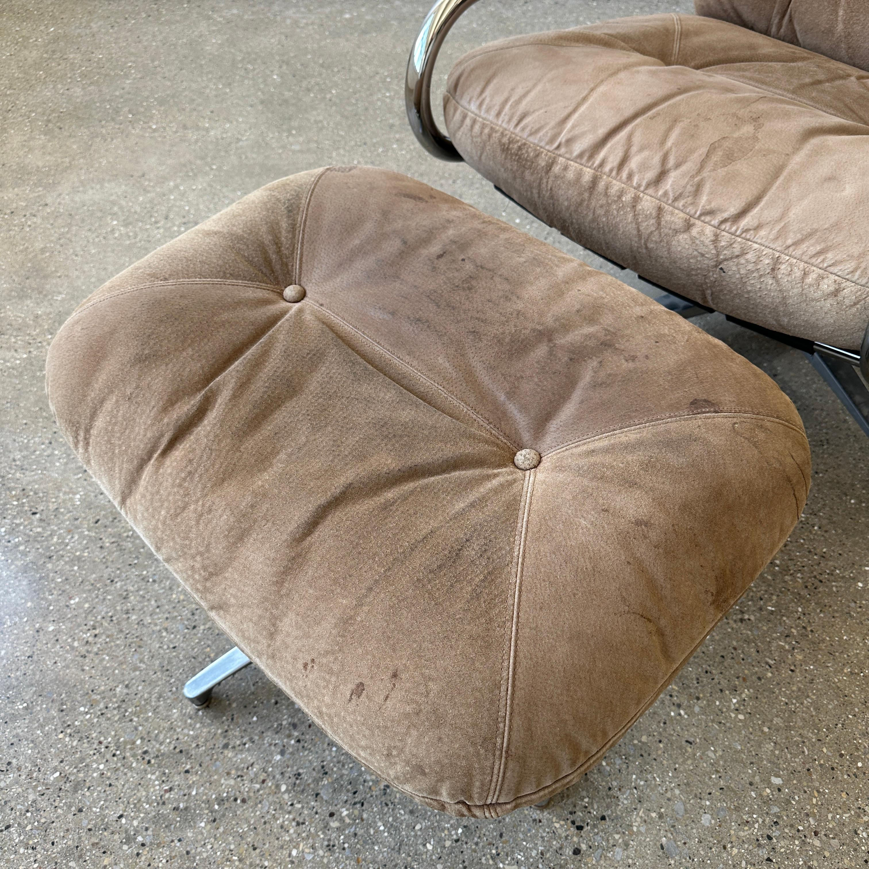 George Mulhauser Chair & Ottoman for Directional In Good Condition For Sale In Chicago, IL