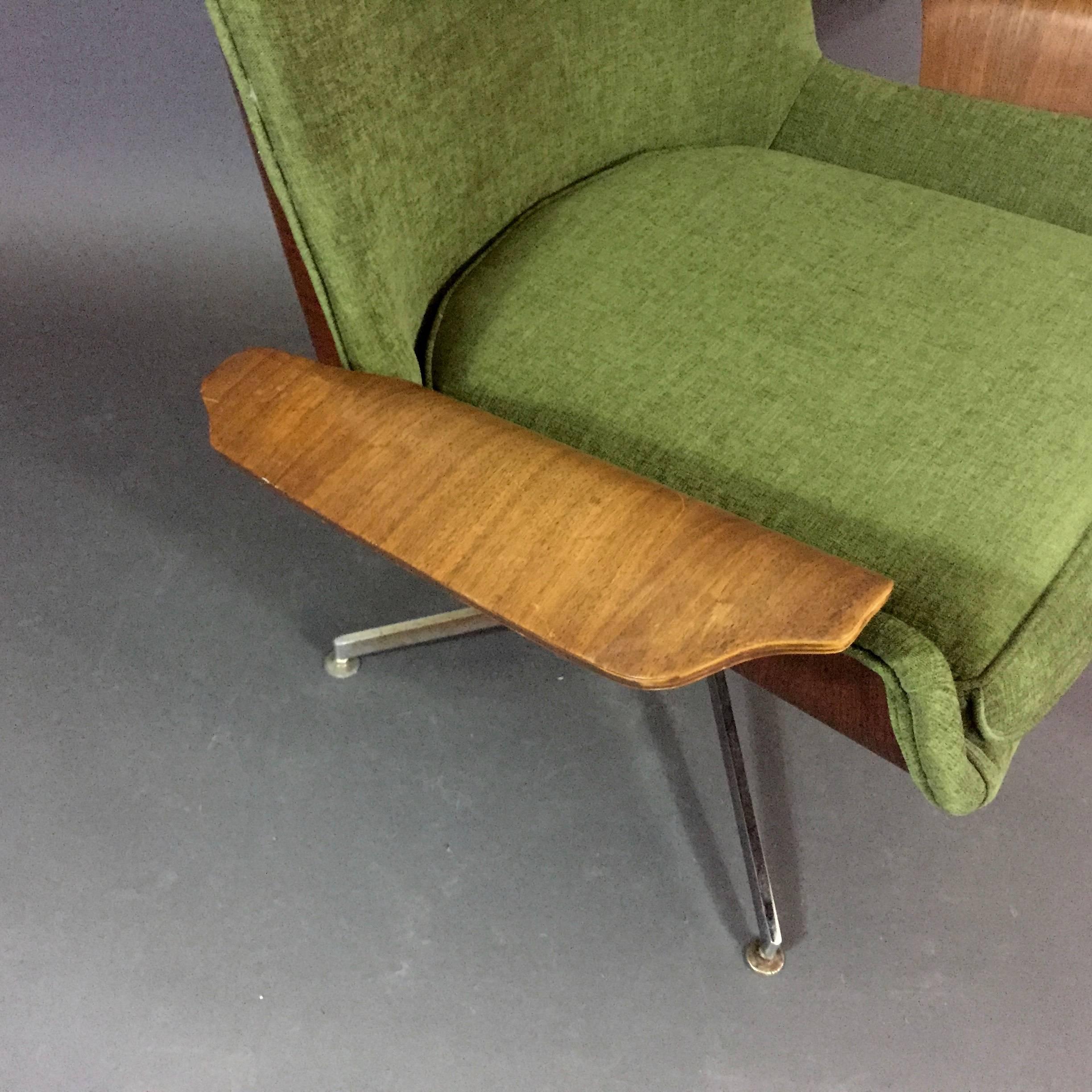 George Mulhauser for Plycraft Lounge Chair and Ottoman, 1970 For Sale 3