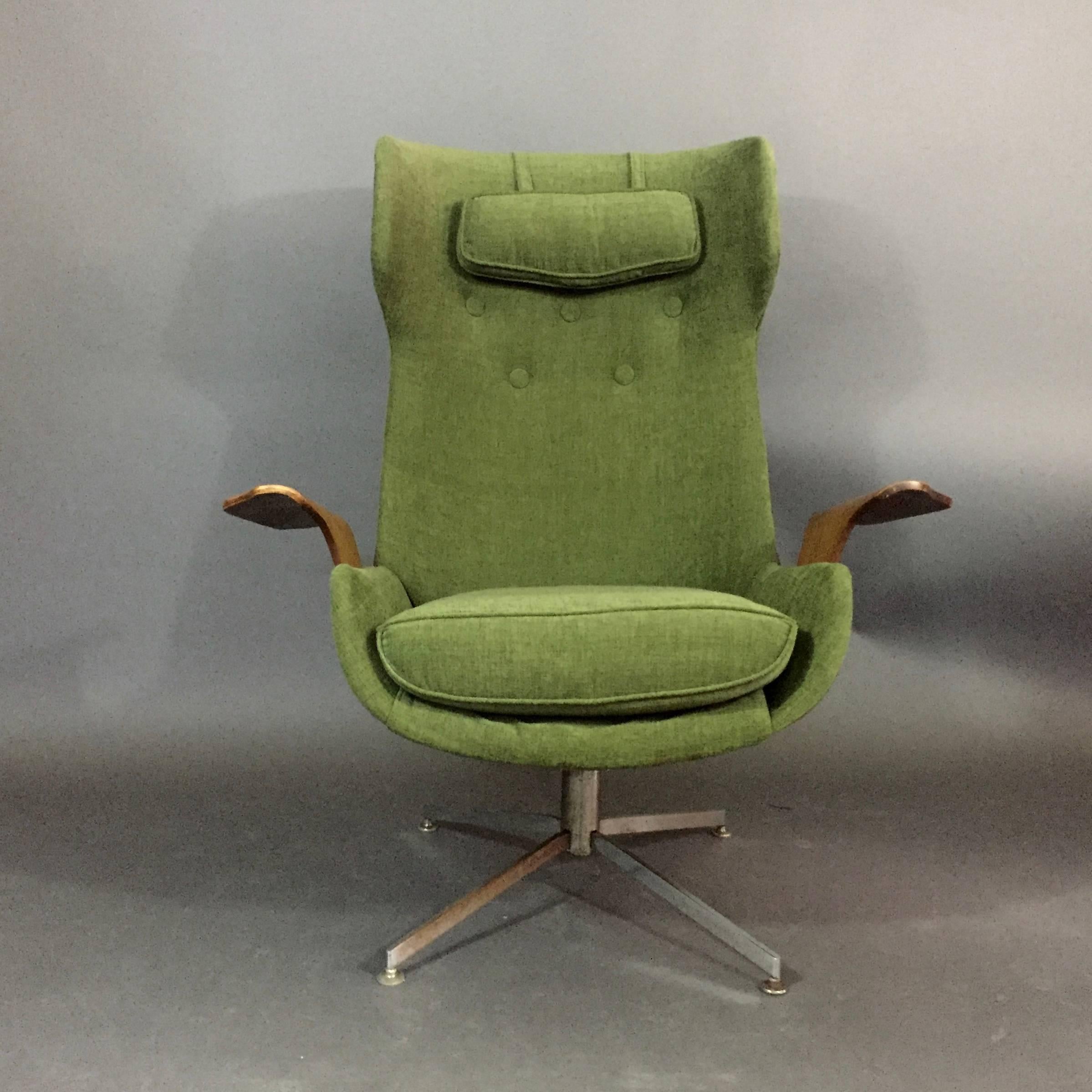 George Mulhauser for Plycraft Lounge Chair and Ottoman, 1970 In Good Condition For Sale In Hudson, NY