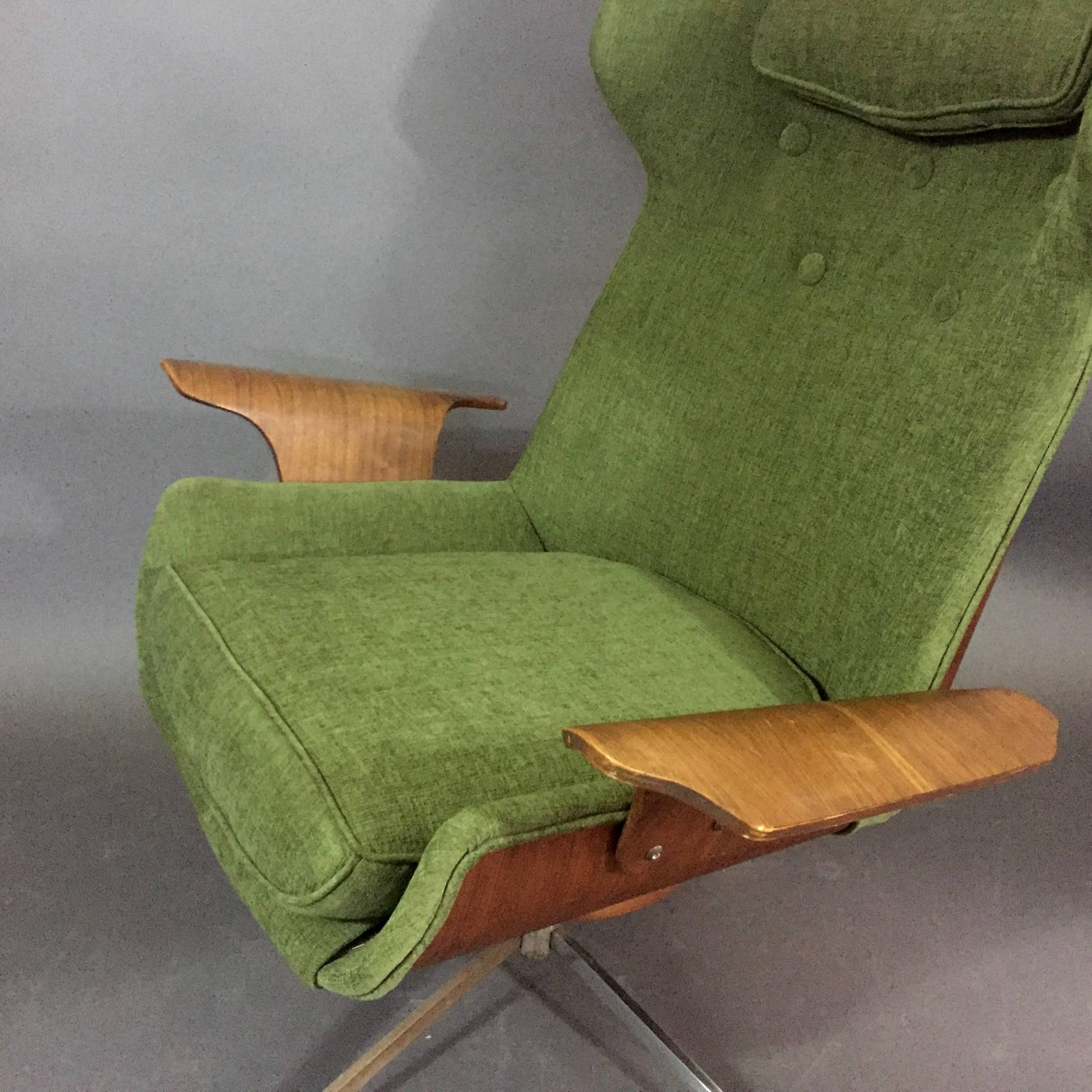 George Mulhauser for Plycraft Lounge Chair and Ottoman, 1970 For Sale 2