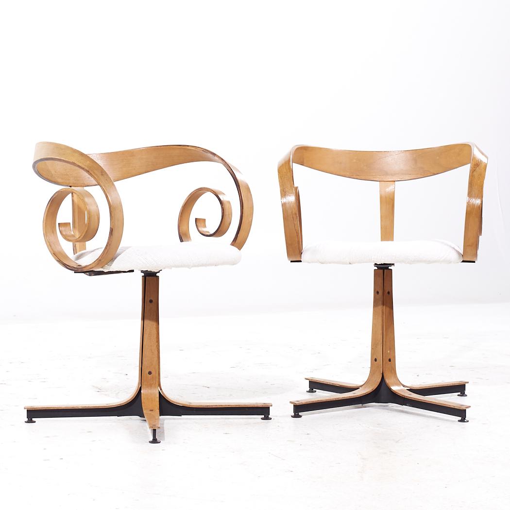 Americano George Mulhauser per Plycraft Sedie girevoli Sultana in noce - Set di 4 in vendita