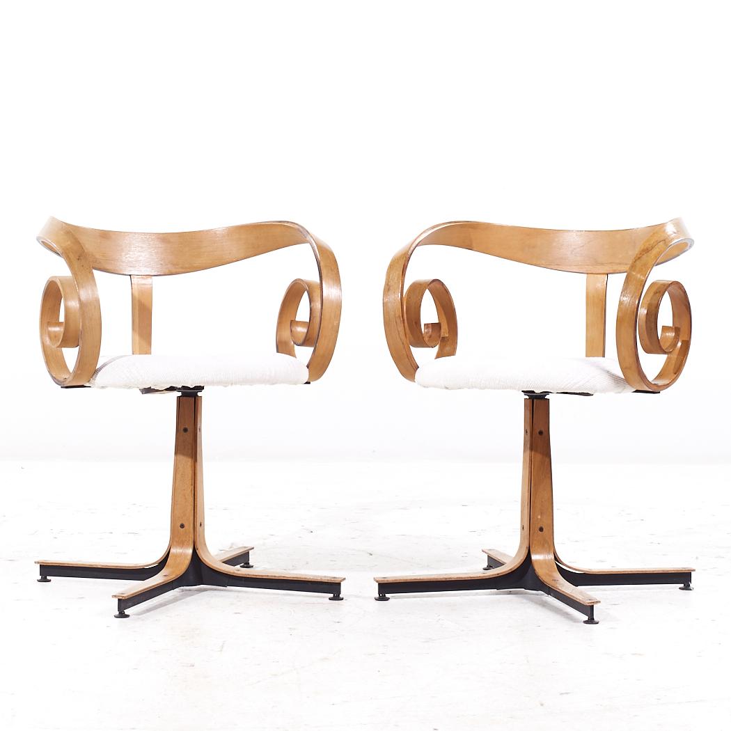 George Mulhauser per Plycraft Sedie girevoli Sultana in noce - Set di 4 In condizioni buone in vendita a Countryside, IL