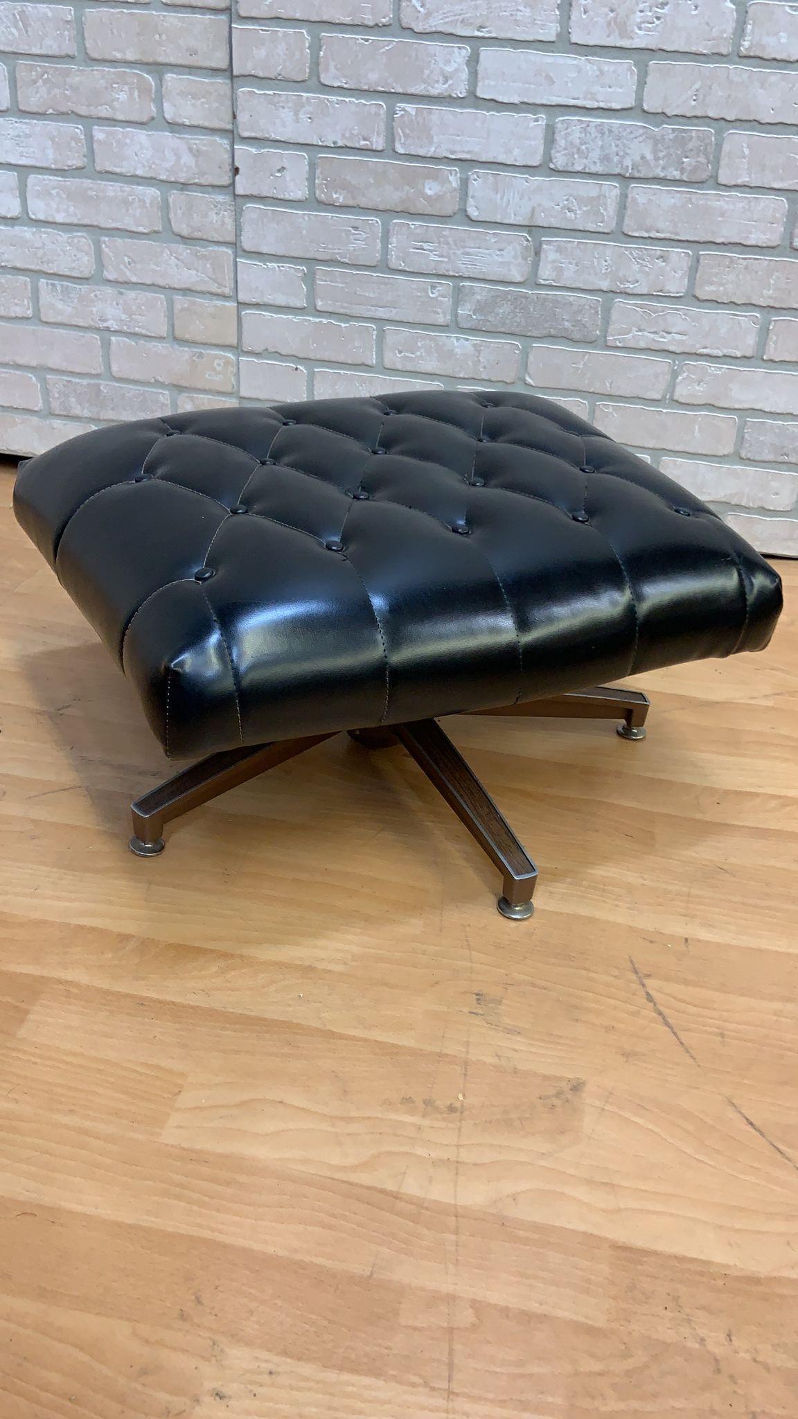 Mid Century Modern George Mulhauser Mr. Chair Lounge & Ottoman for Plycraft in Black Leatherette

This is a an amazing timeless chair and ottoman by designer George Mulhauser for Plycraft. This black leatherette lounge chair has 5 star shape legs