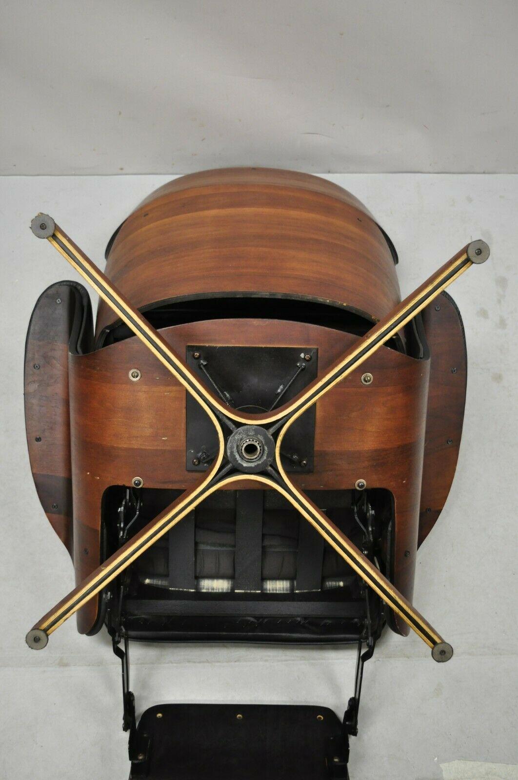 Mid-Century Modern George Mulhauser Plycraft Mr. Chair Walnut Black Recliner Reclining Lounge Chair
