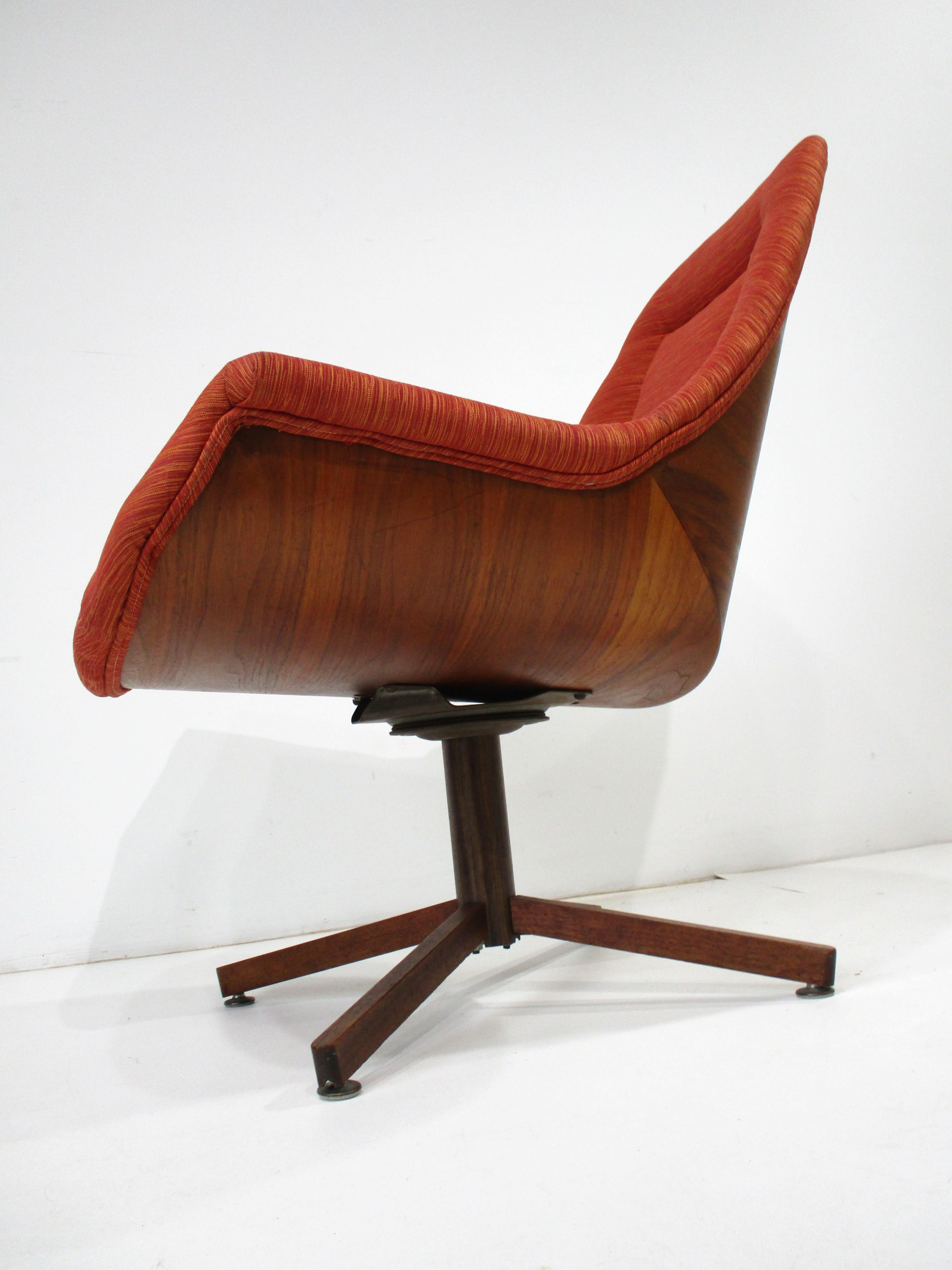 George Mulhauser Chaise longue en noyer Plycraft en vente 3