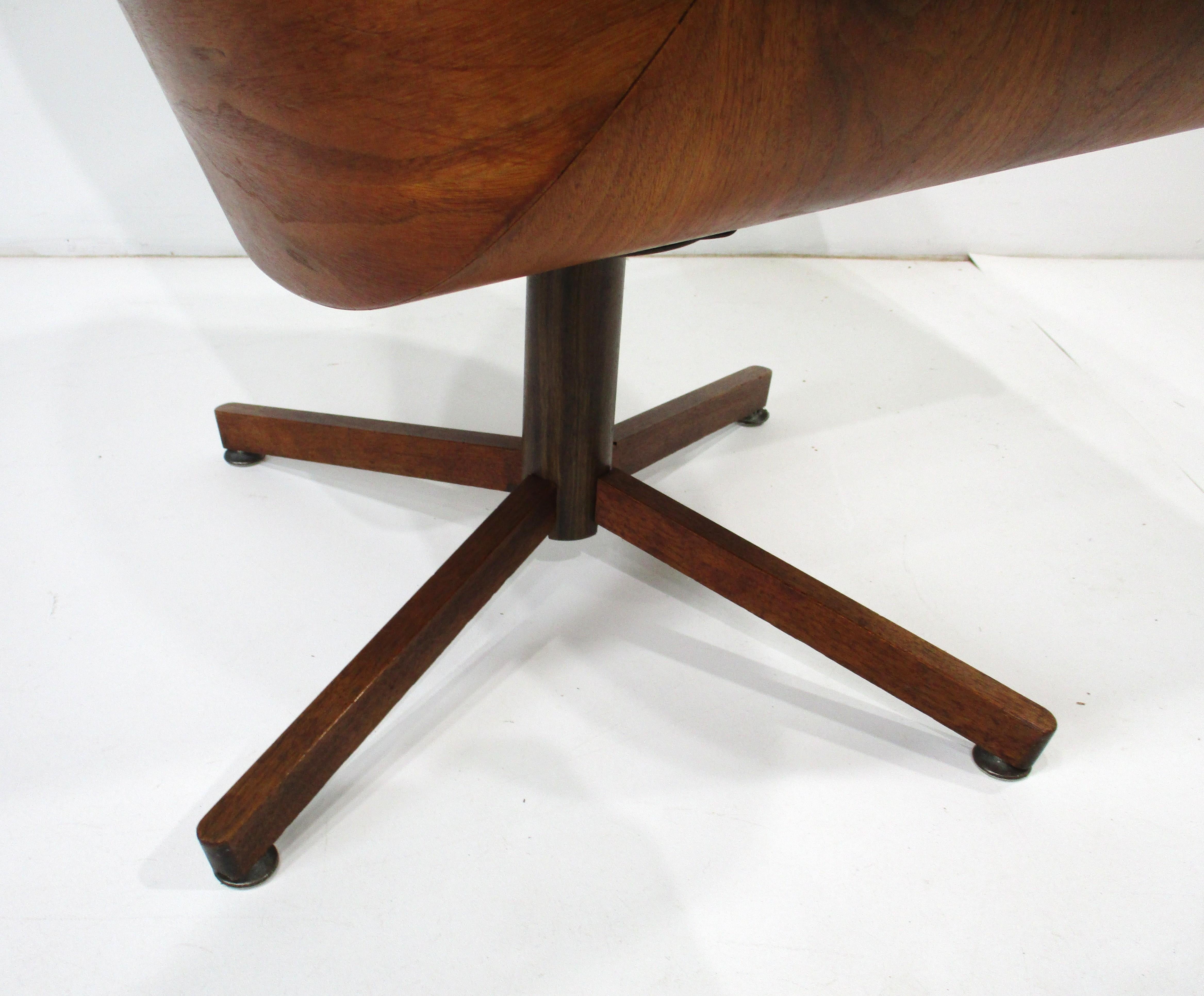 George Mulhauser Chaise longue en noyer Plycraft en vente 4