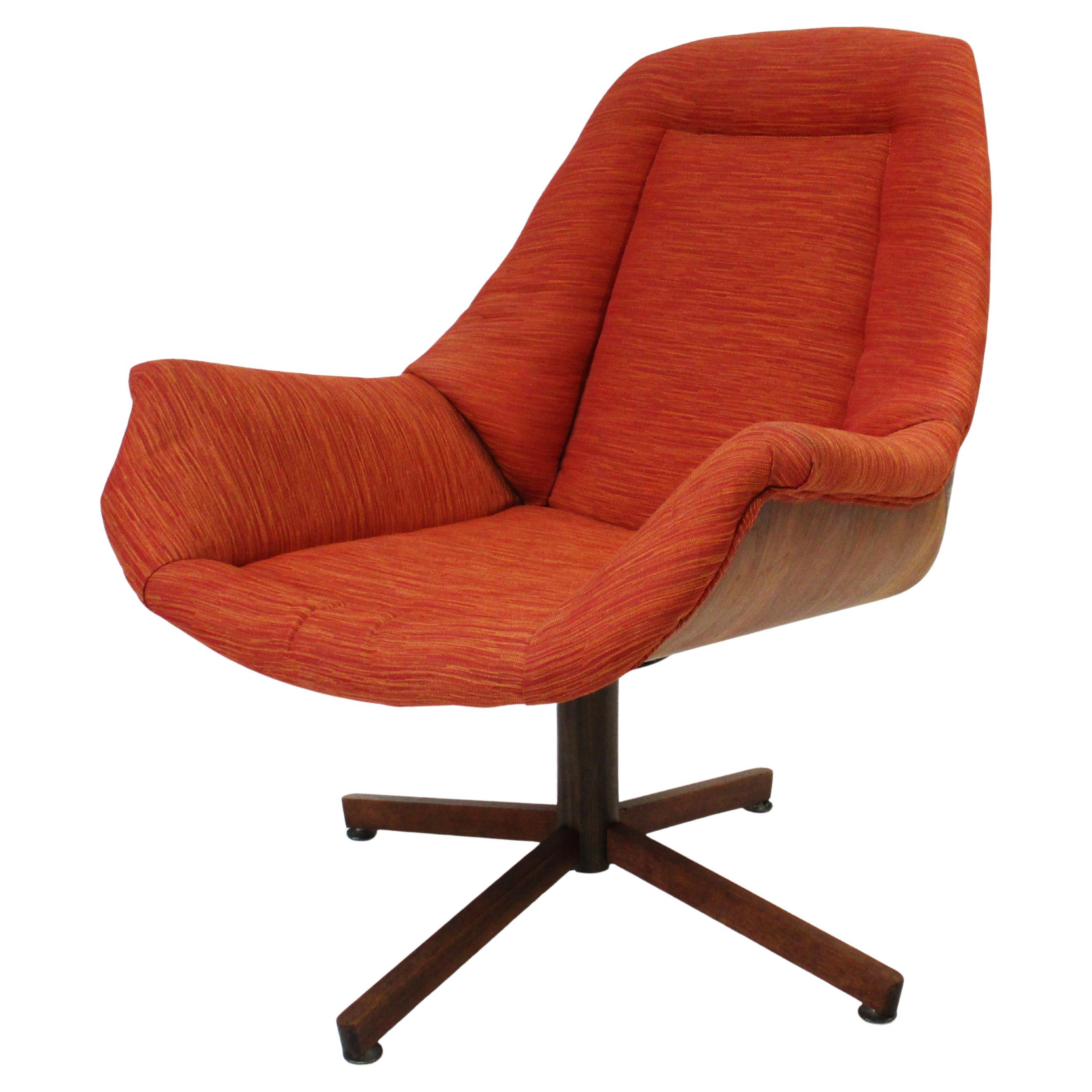 Mid-Century Modern George Mulhauser Chaise longue en noyer Plycraft en vente