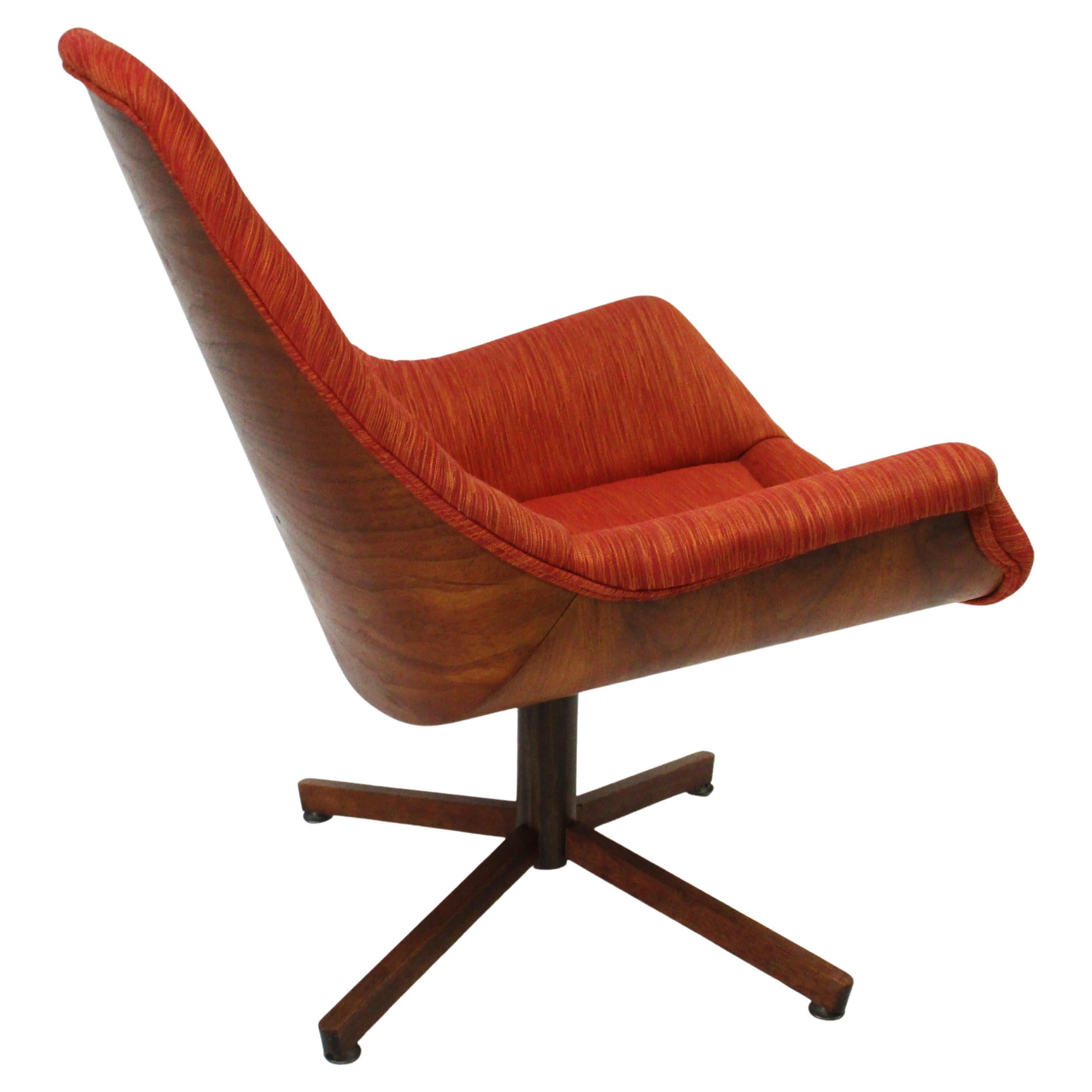 Américain George Mulhauser Chaise longue en noyer Plycraft en vente
