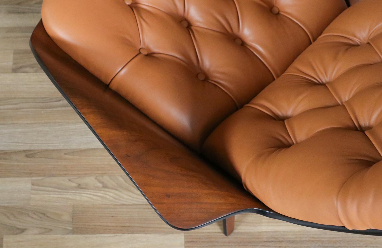 George Mulhauser Tufted Leather & Walnut Lounge Chairs for Plycraft For Sale 7
