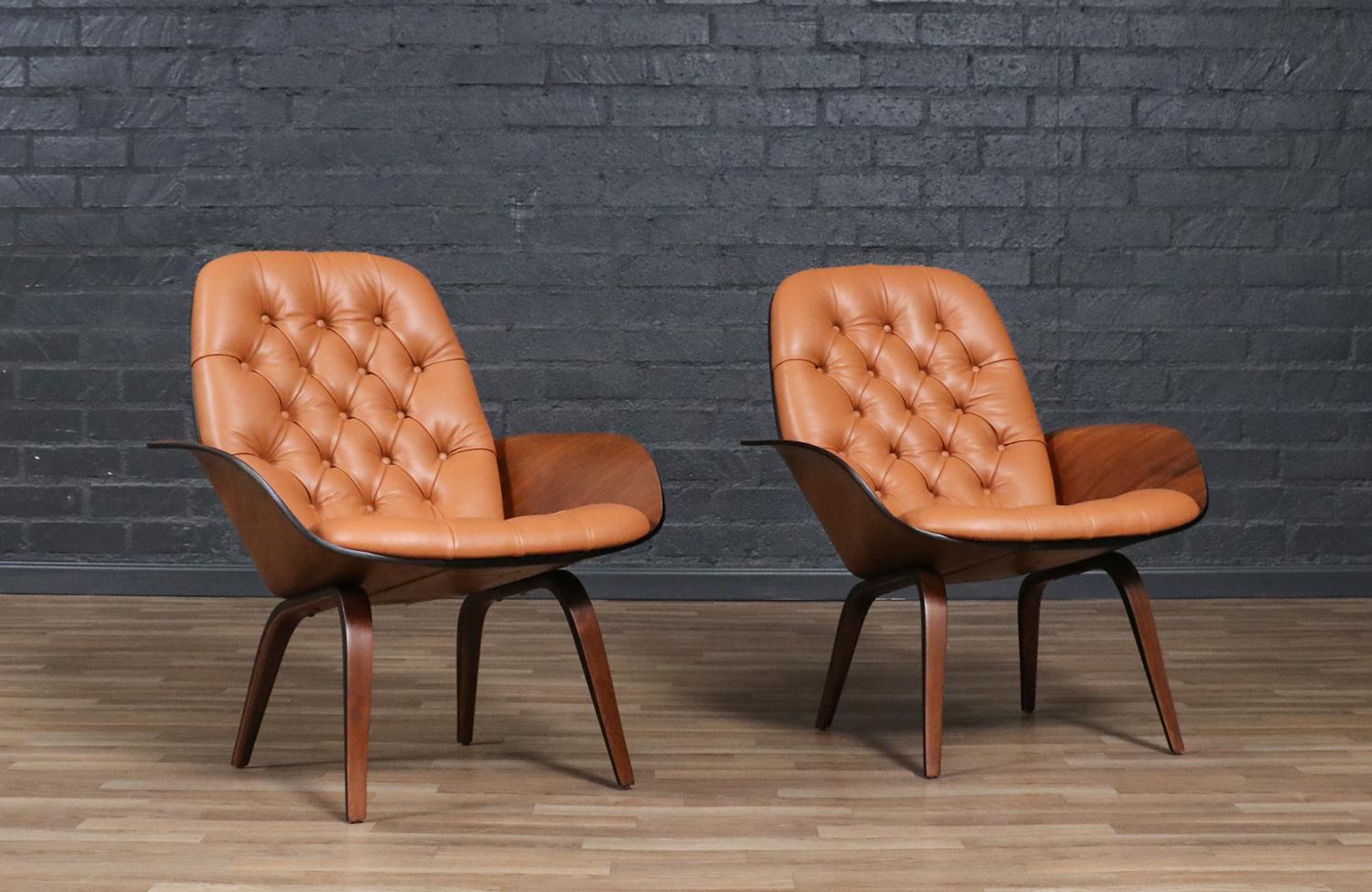 George Mulhauser Tufted Leather & Walnut Lounge Chairs for Plycraft For Sale 2
