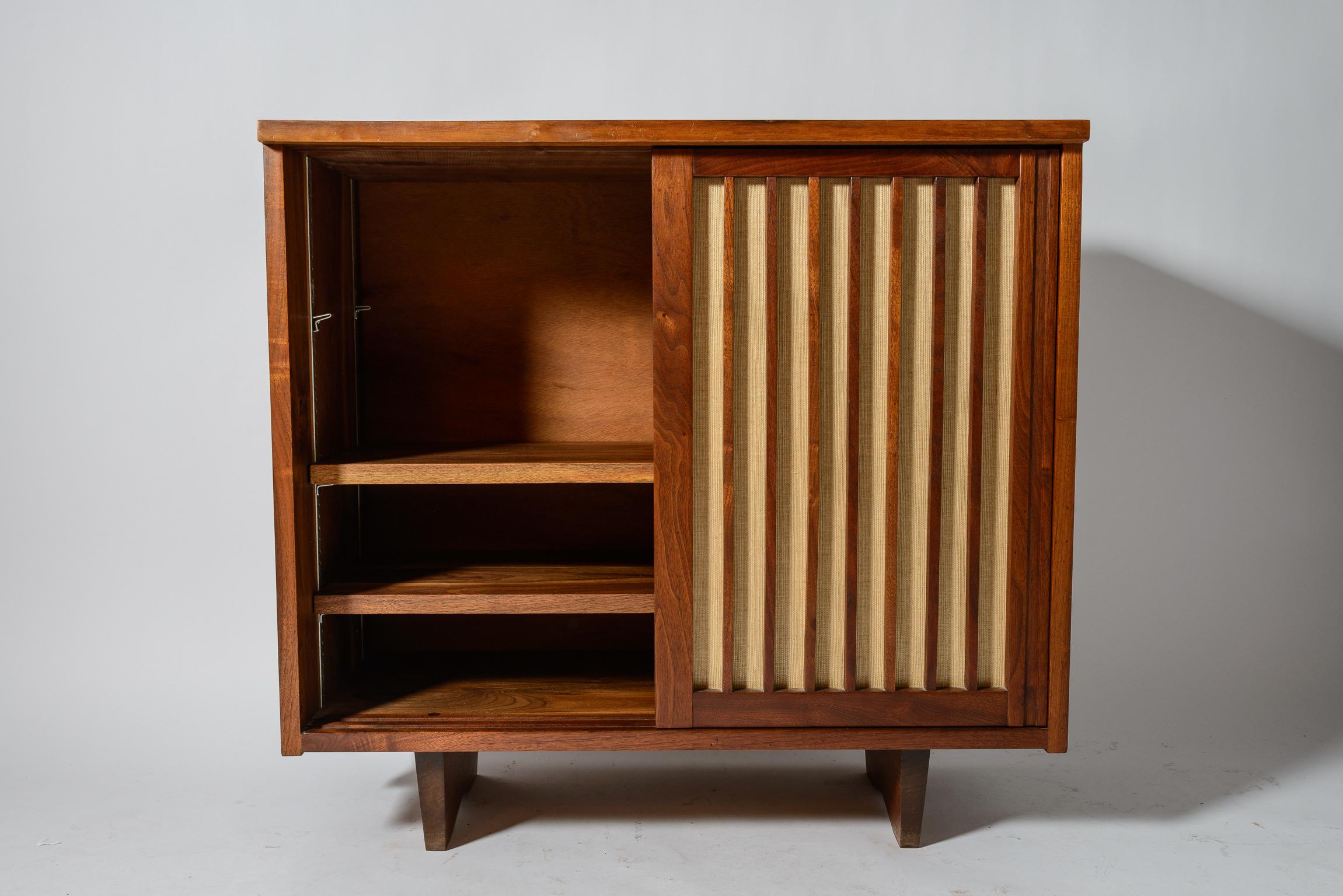 George Nakashima 2 Door Grill Front Pandanus Cloth Cabinet In Good Condition For Sale In West Palm Beach, FL