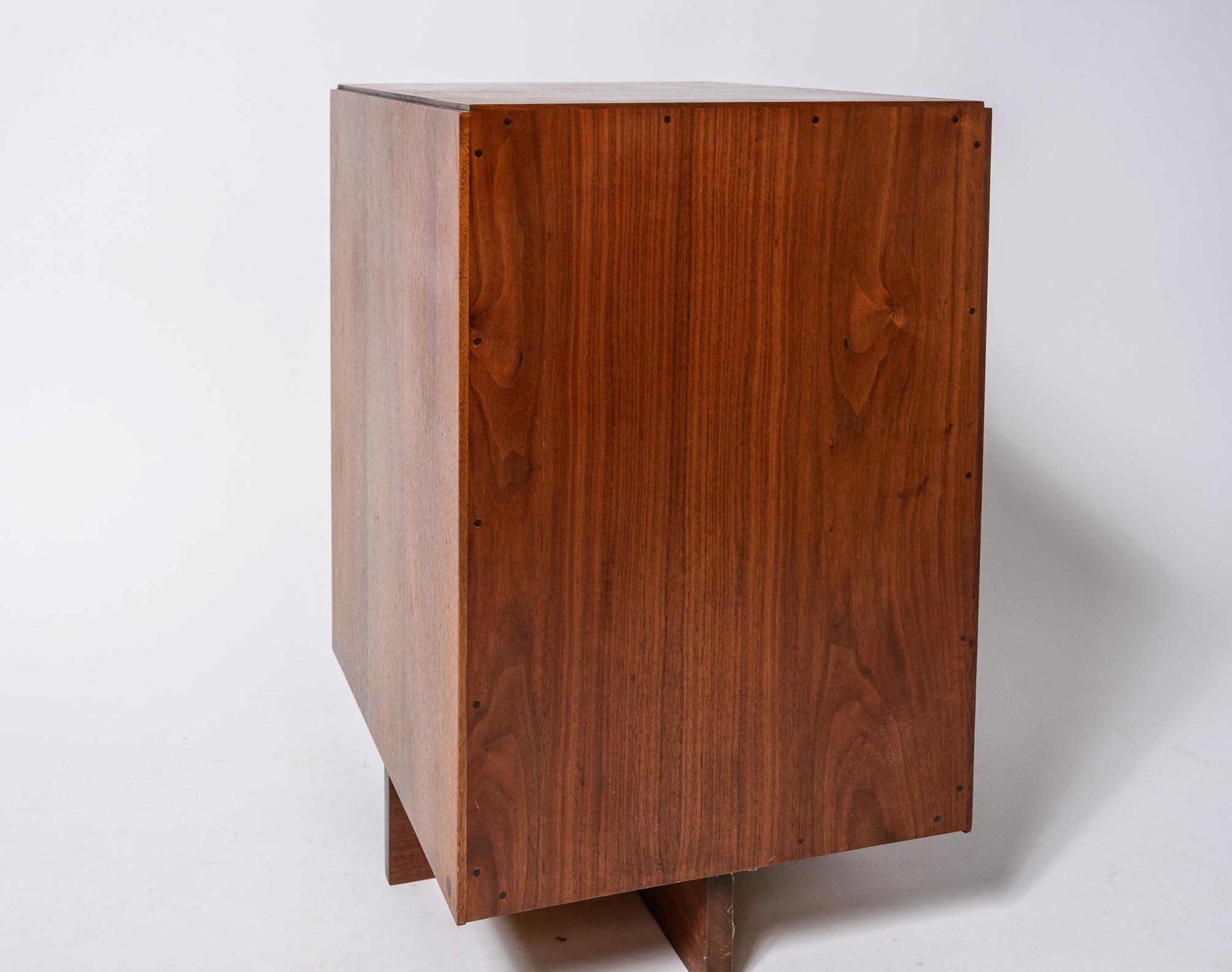 George Nakashima 4 tiroirs noyer en vente 1