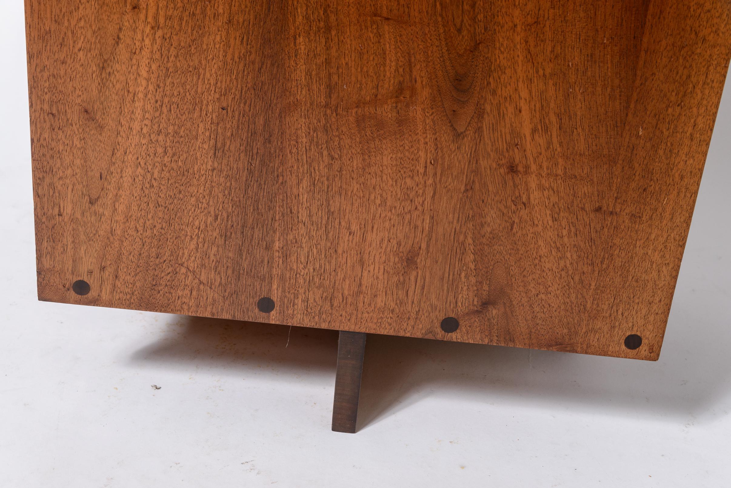 George Nakashima 4 tiroirs noyer en vente 2