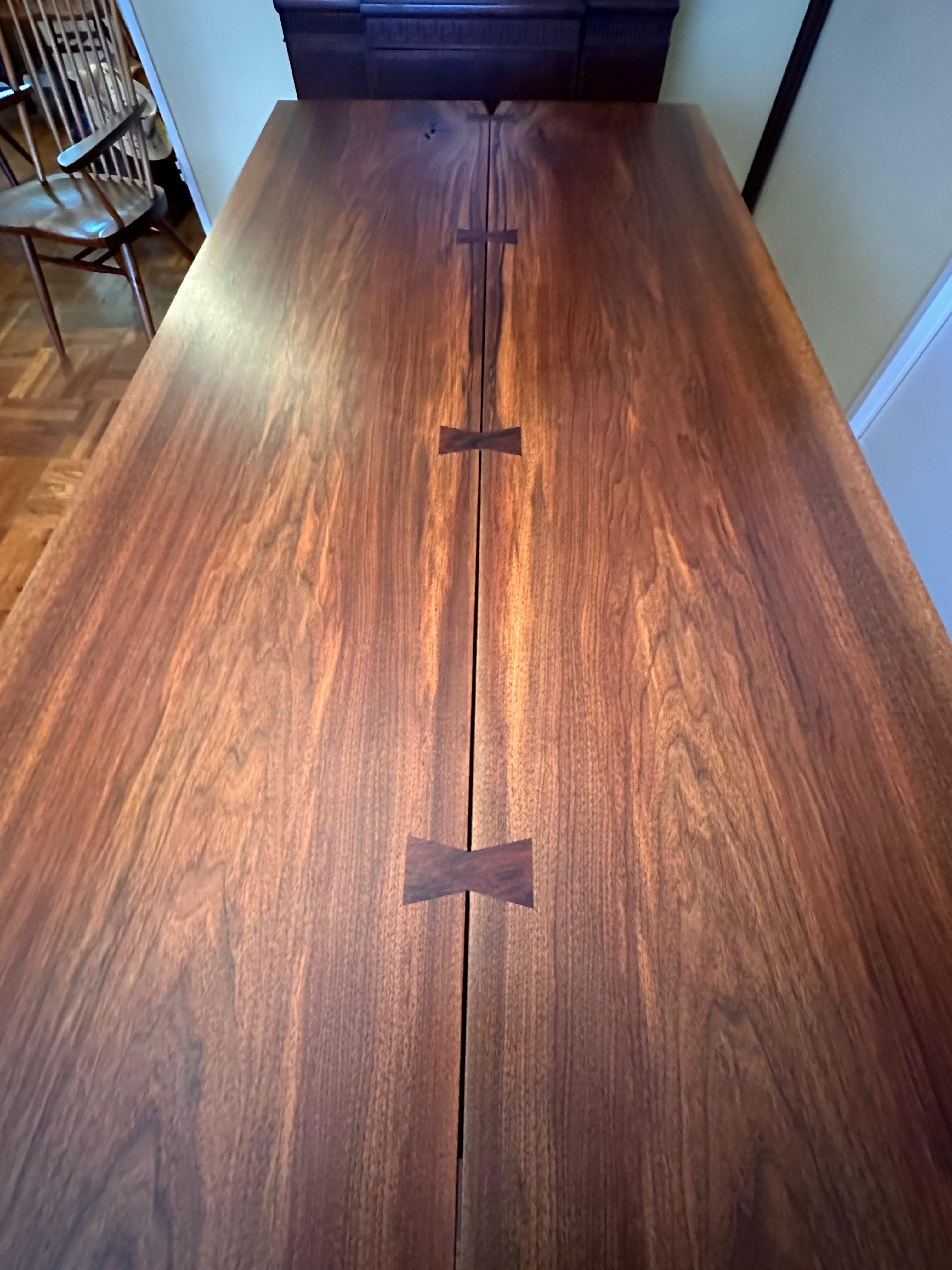 George Nakashima 8' Dining Table in Bookmatched Walnut with 5 Rosewood Butterfly In Good Condition In Philadelphia, PA
