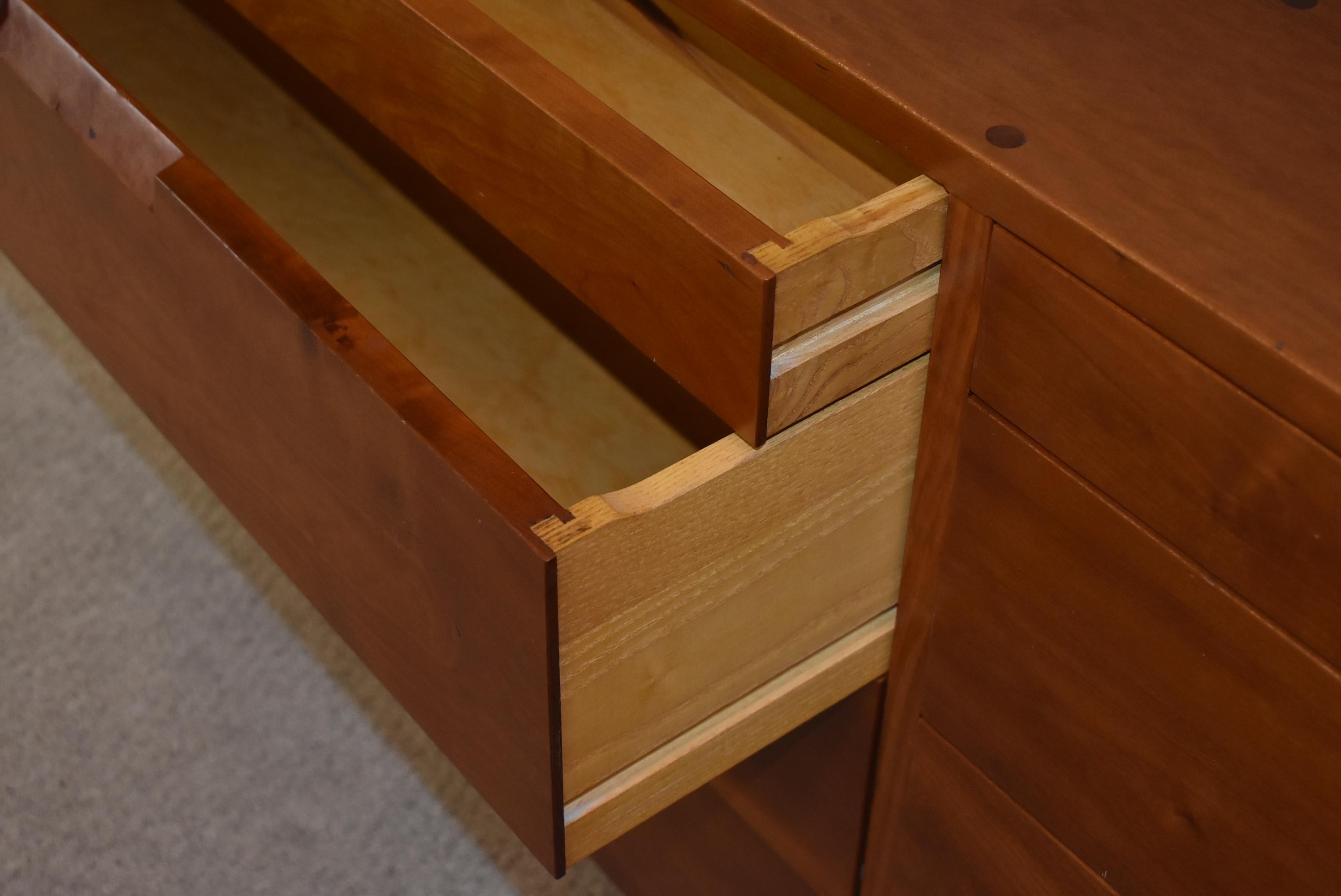George Nakashima 8 Drawer Cherry Chest, Mid-Century For Sale 1