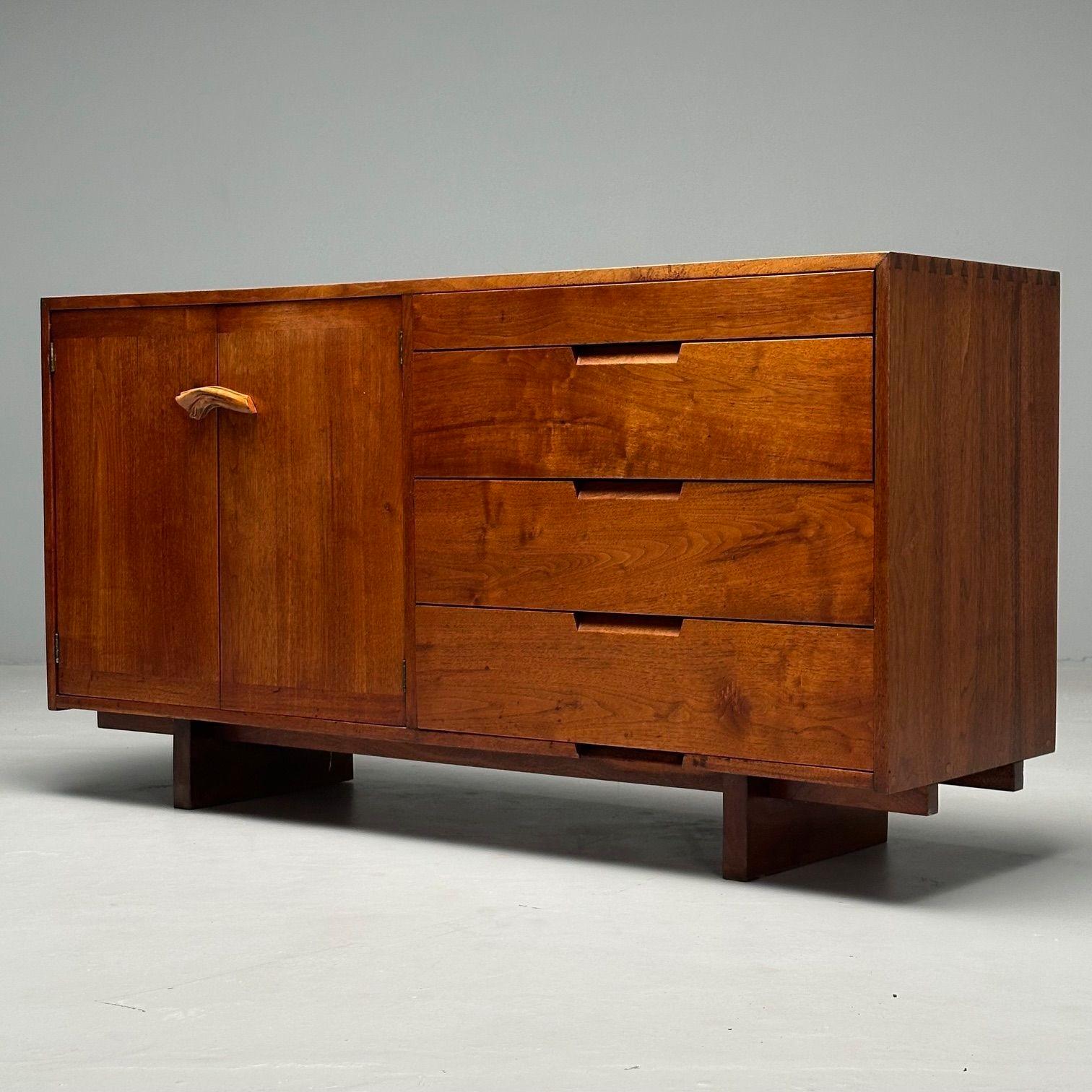 Bois George Nakashima, American Studio, moderne du milieu du siècle dernier, meuble de rangement rare, États-Unis, 1953 en vente