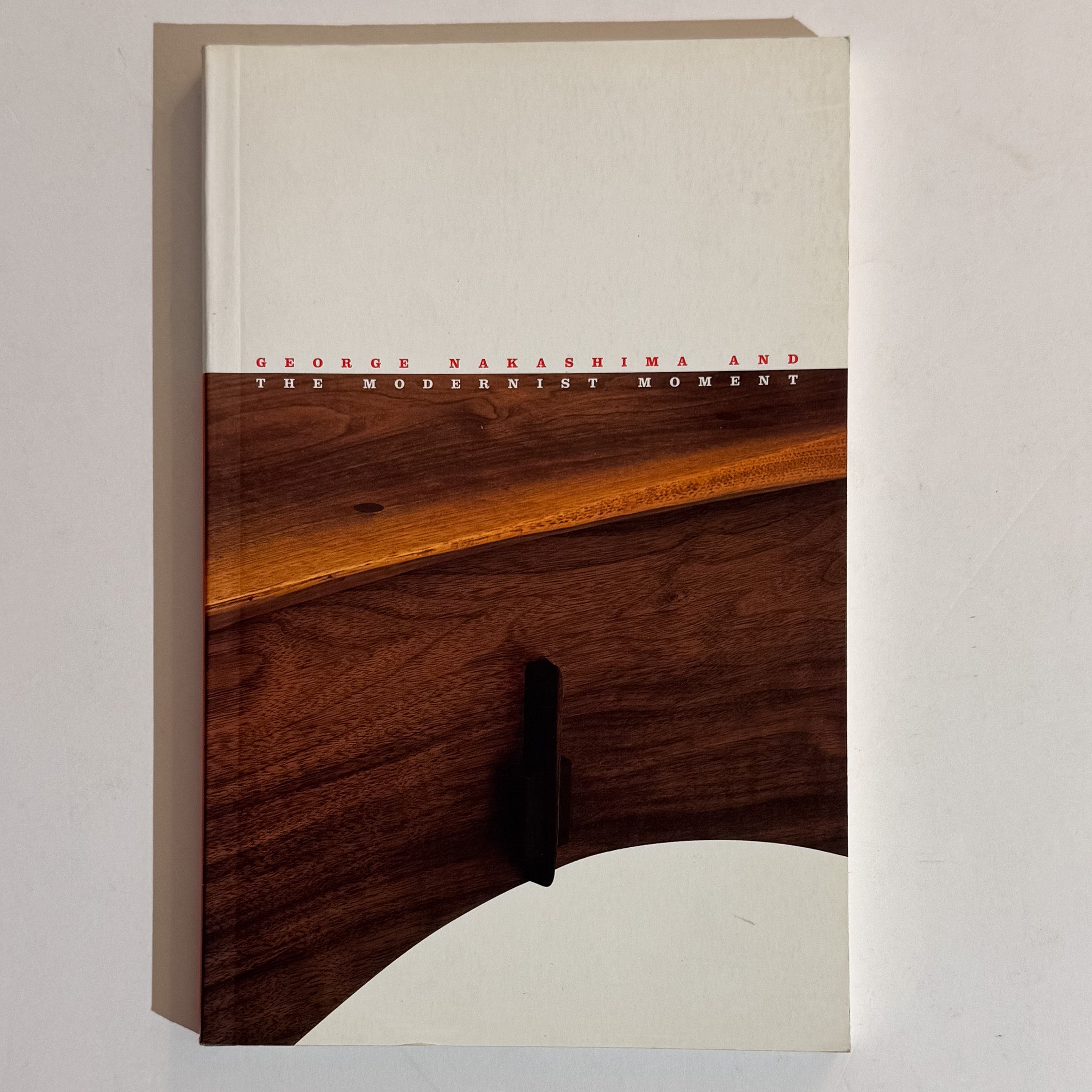 George Nakashima and the Modernist Moment in vendita