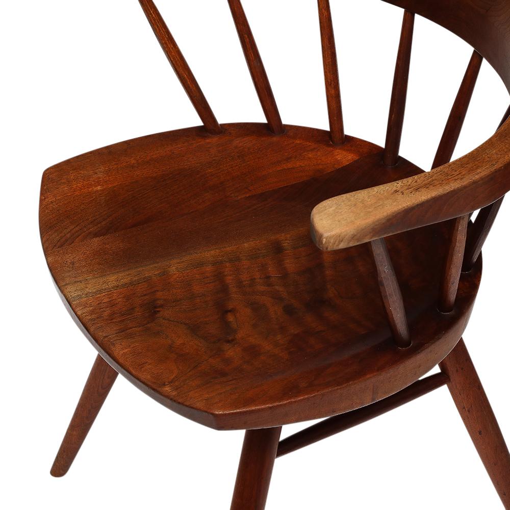 Sillones George Nakashima, nogal negro, firmados con el nombre del cliente en venta 8